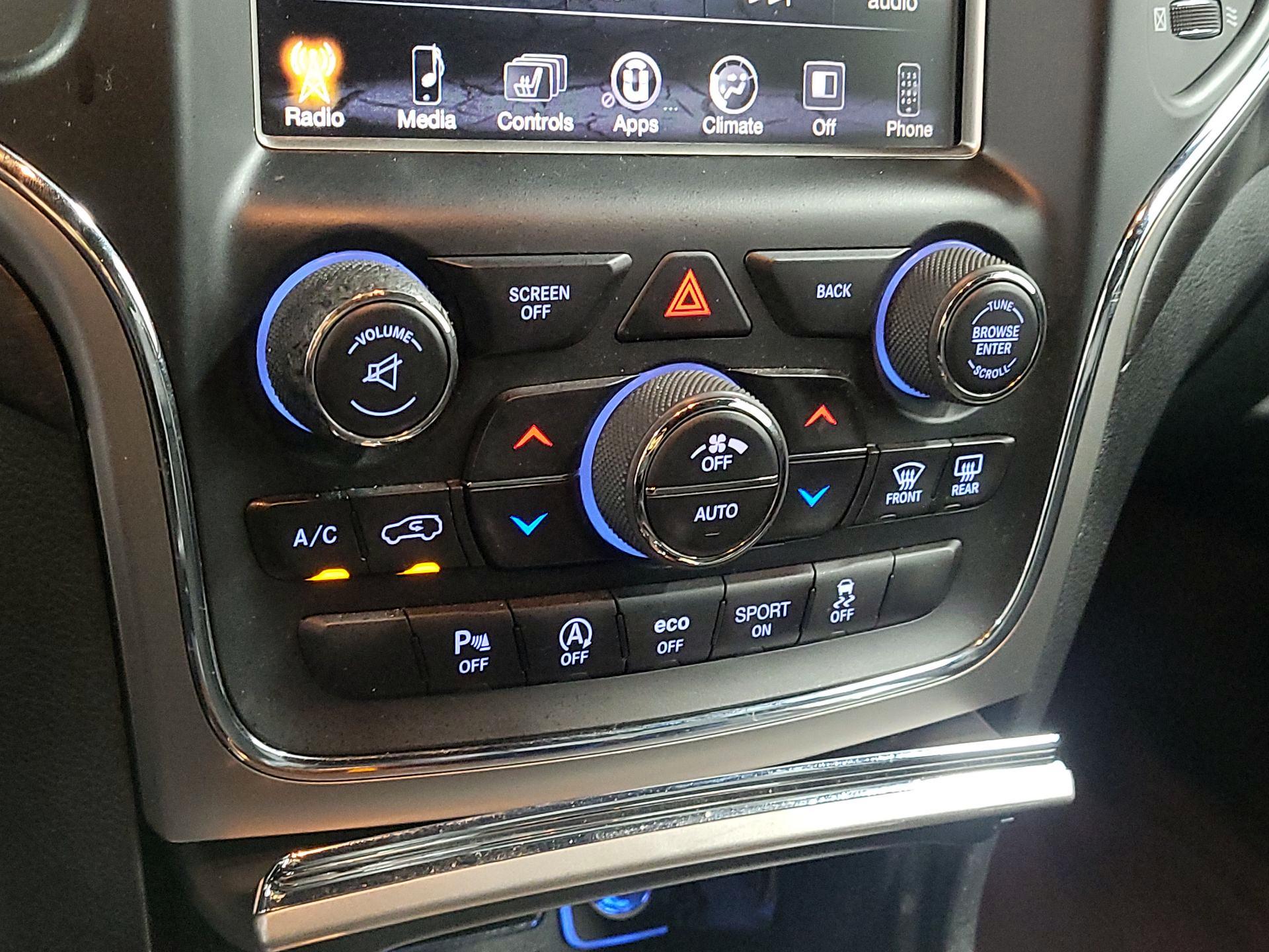 Thumbnail: 2017 Jeep Grand Cherokee - 16