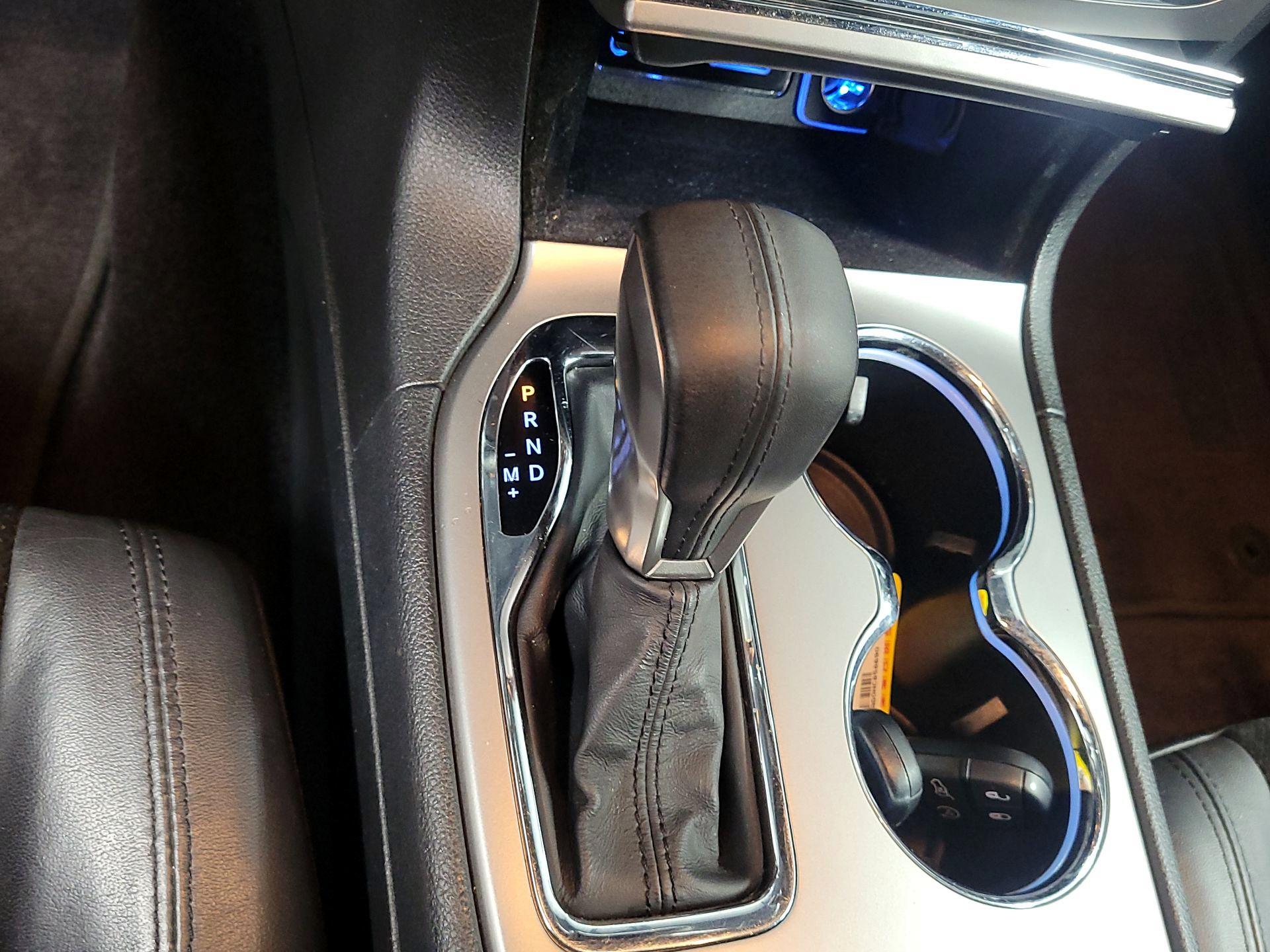 Thumbnail: 2017 Jeep Grand Cherokee - 17