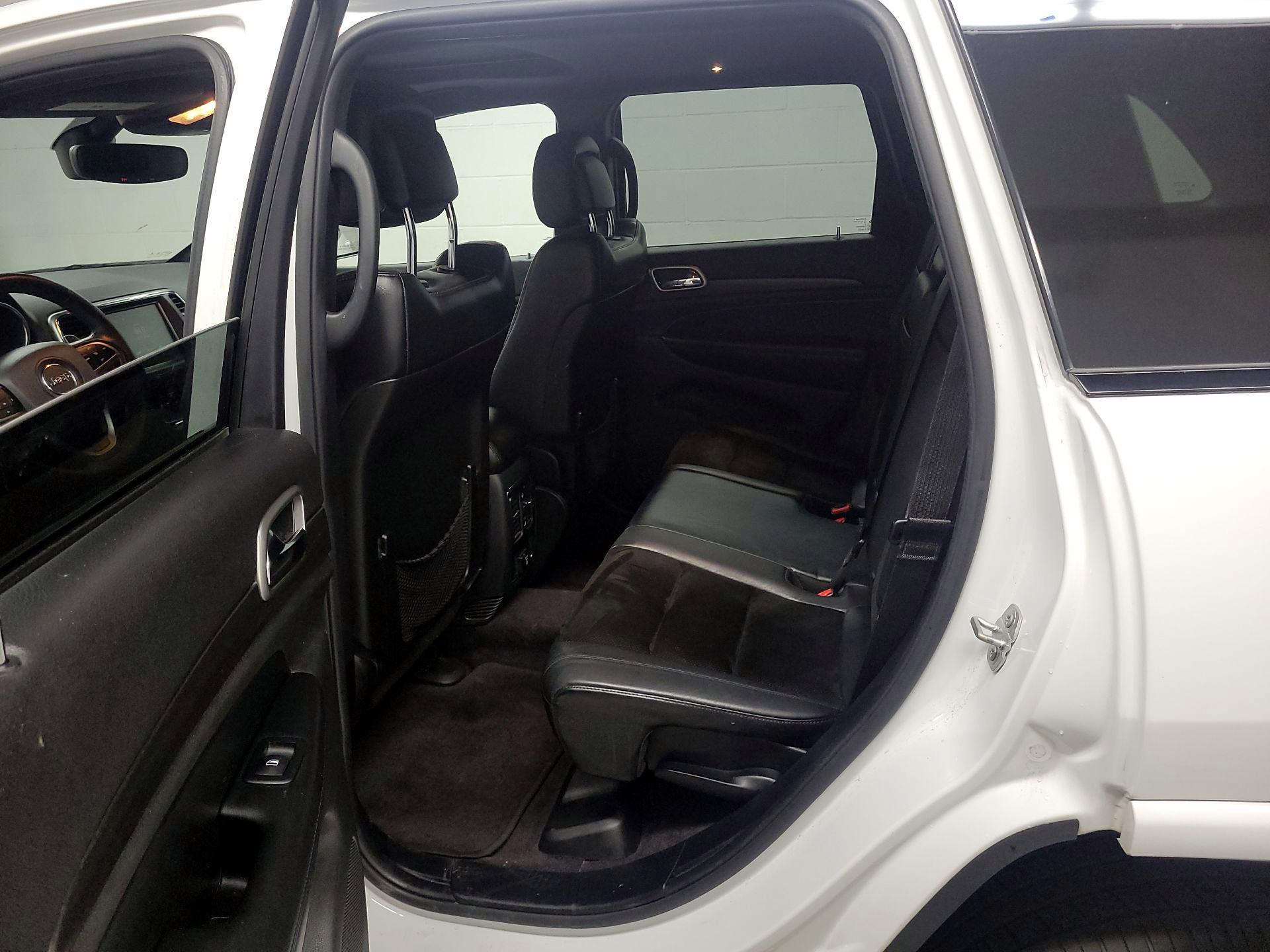 Thumbnail: 2017 Jeep Grand Cherokee - 18