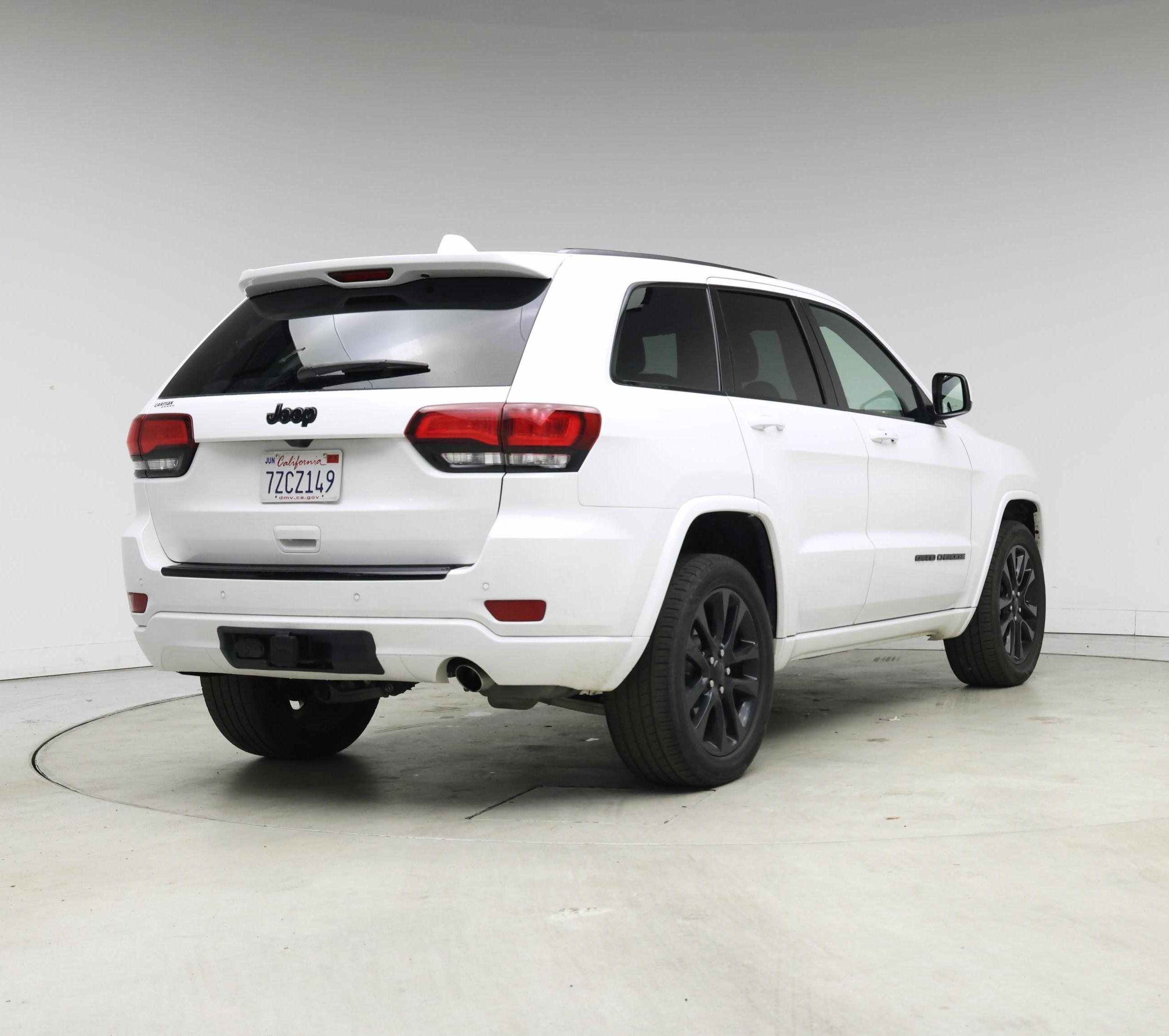 Thumbnail: 2017 Jeep Grand Cherokee - 8