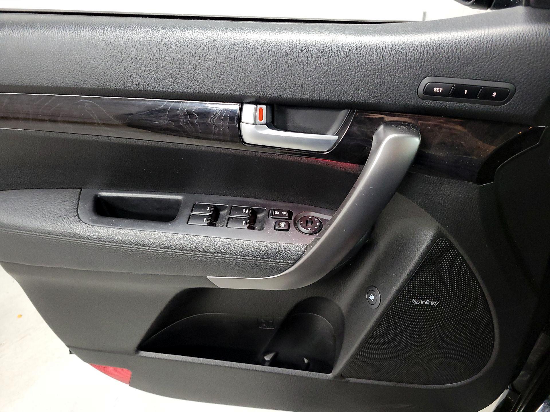 Thumbnail: 2014 Kia Sorento - 12