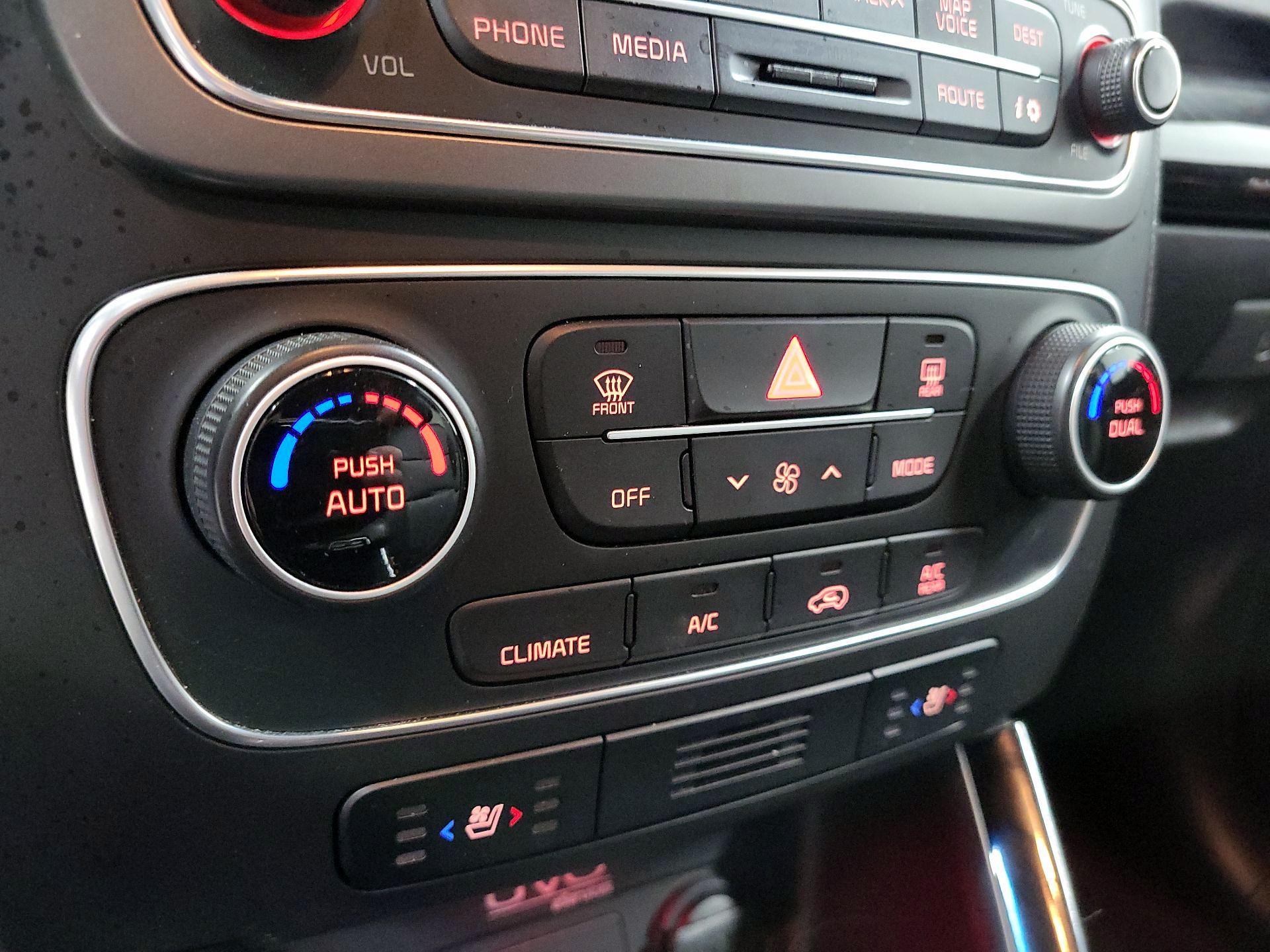 Thumbnail: 2014 Kia Sorento - 17