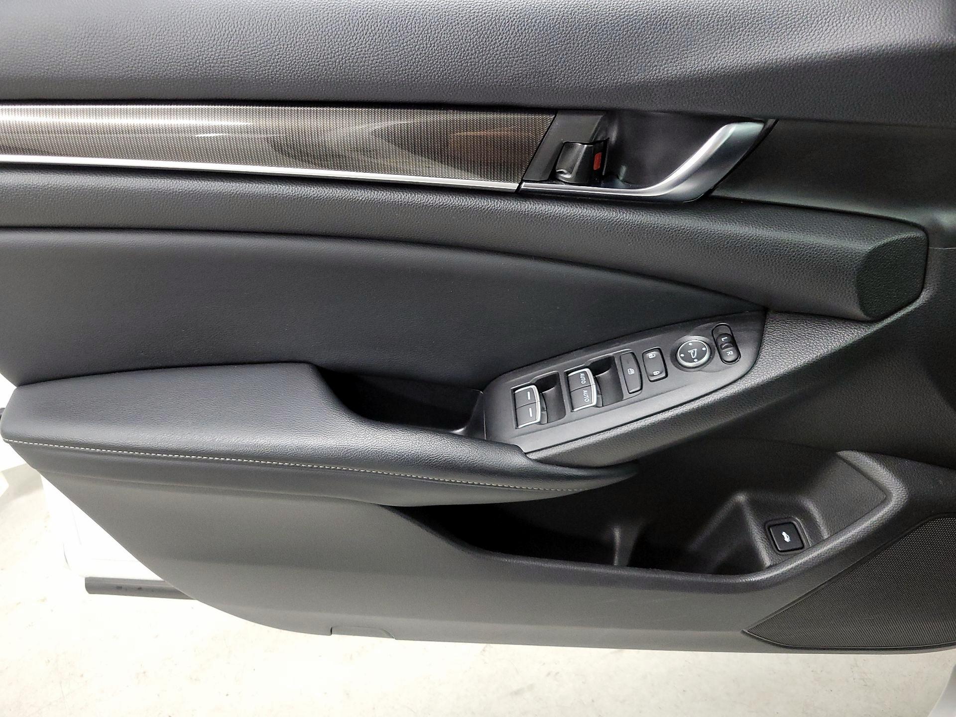 Thumbnail: 2018 Honda Accord - 12