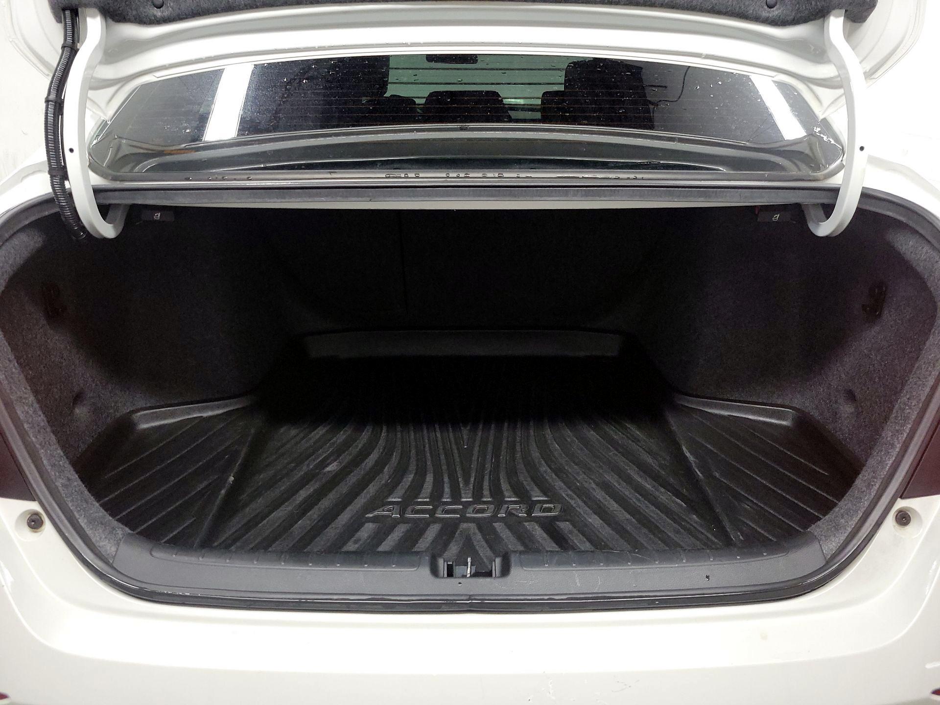 Thumbnail: 2018 Honda Accord - 18