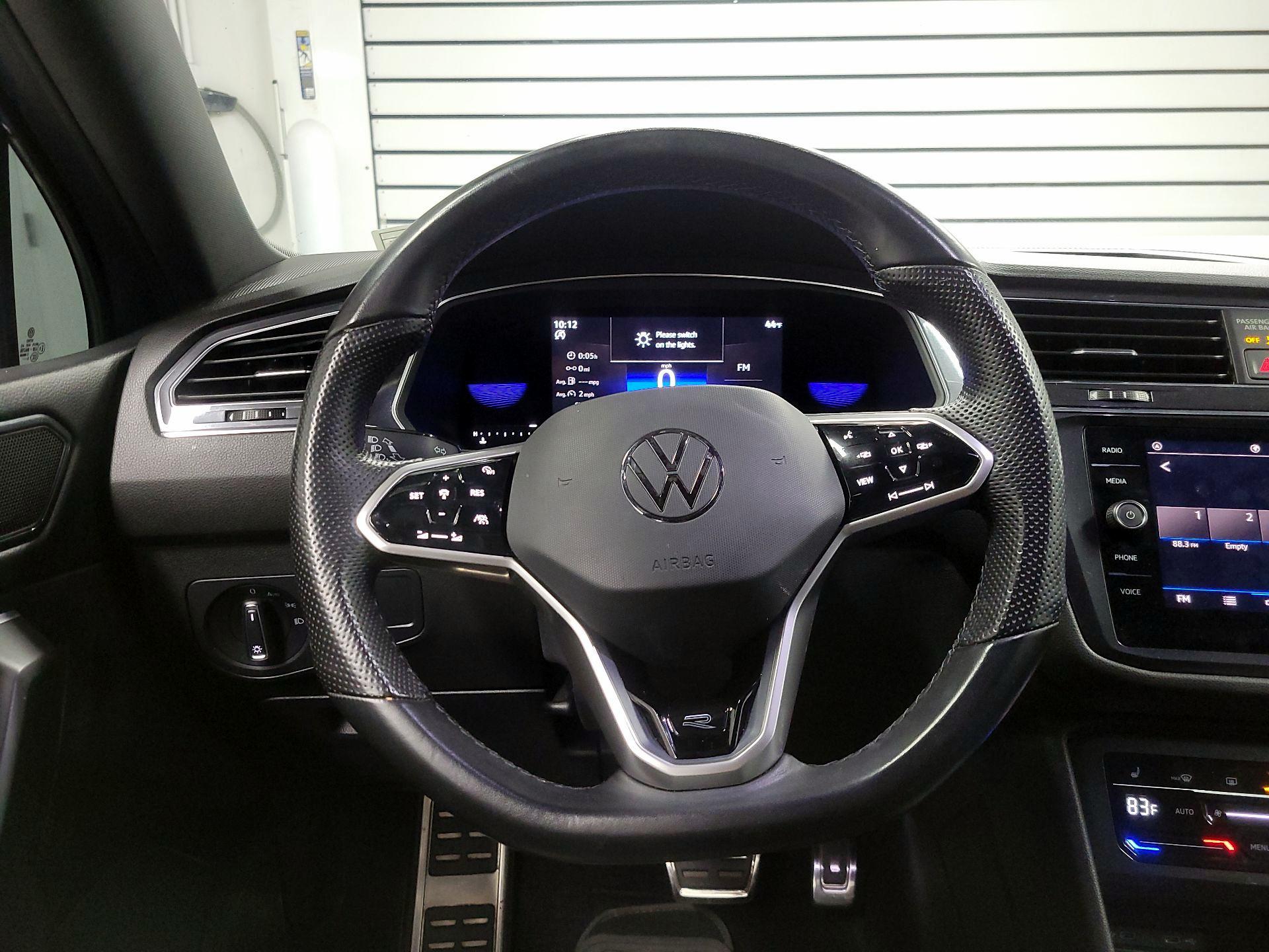 Thumbnail: 2023 Volkswagen Tiguan - 10