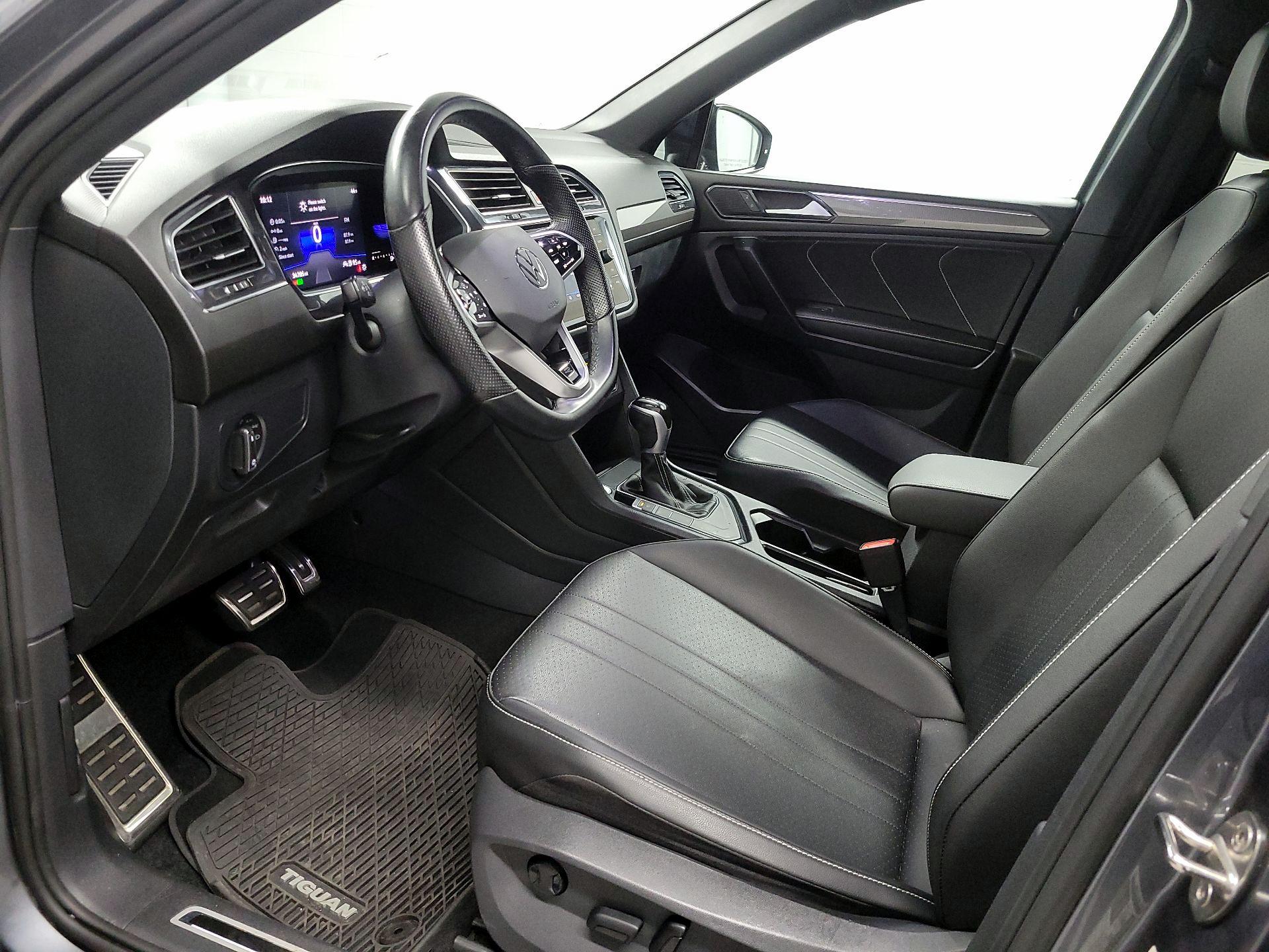 Thumbnail: 2023 Volkswagen Tiguan - 11