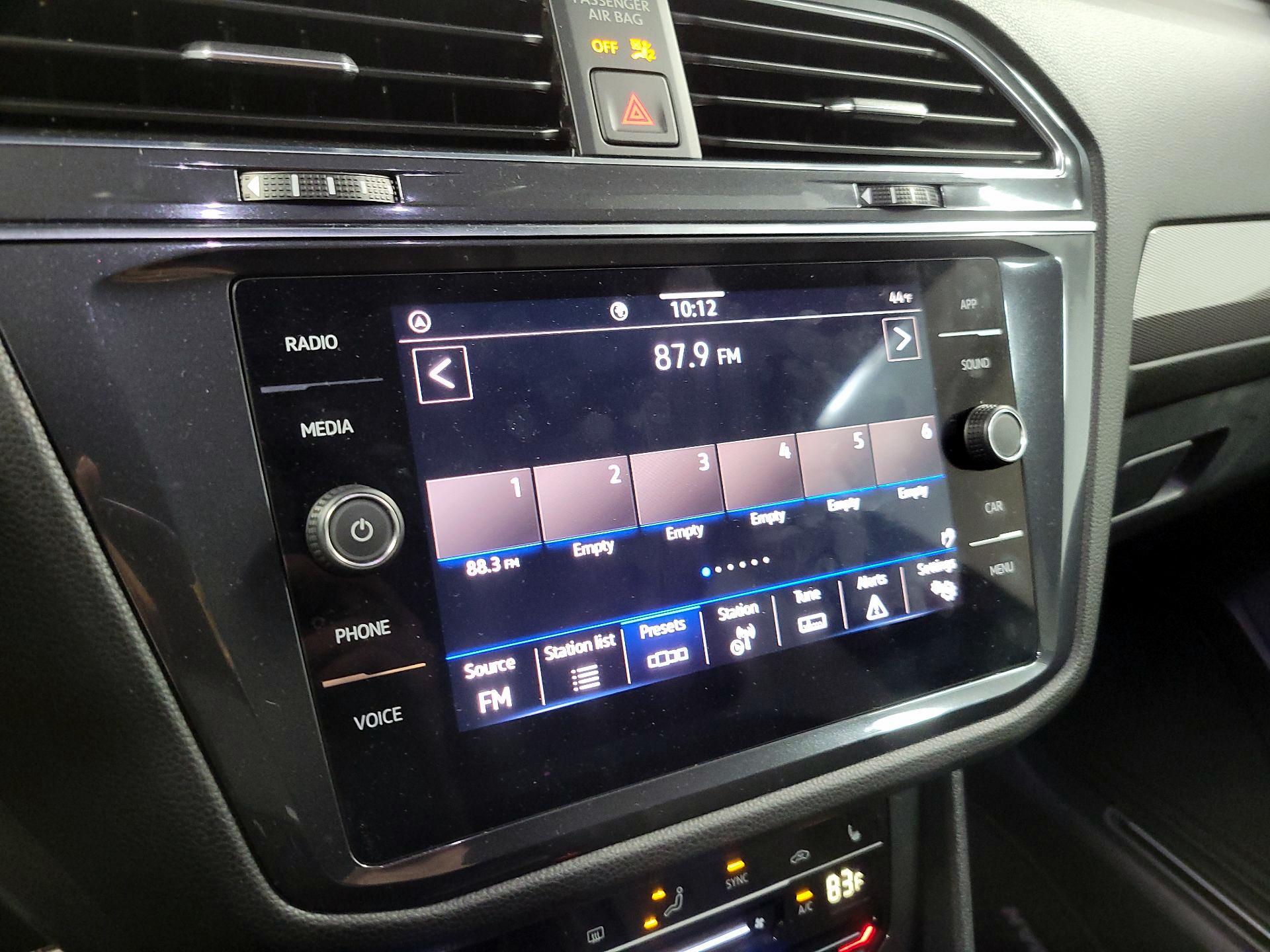 Thumbnail: 2023 Volkswagen Tiguan - 14