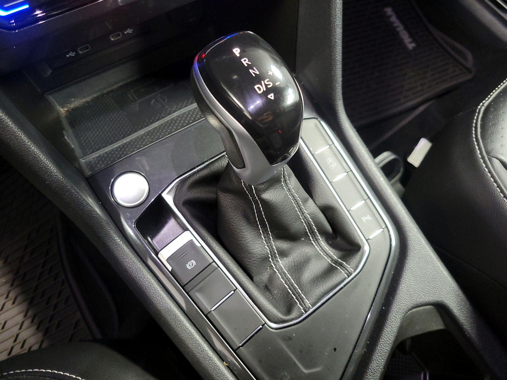 Thumbnail: 2023 Volkswagen Tiguan - 16