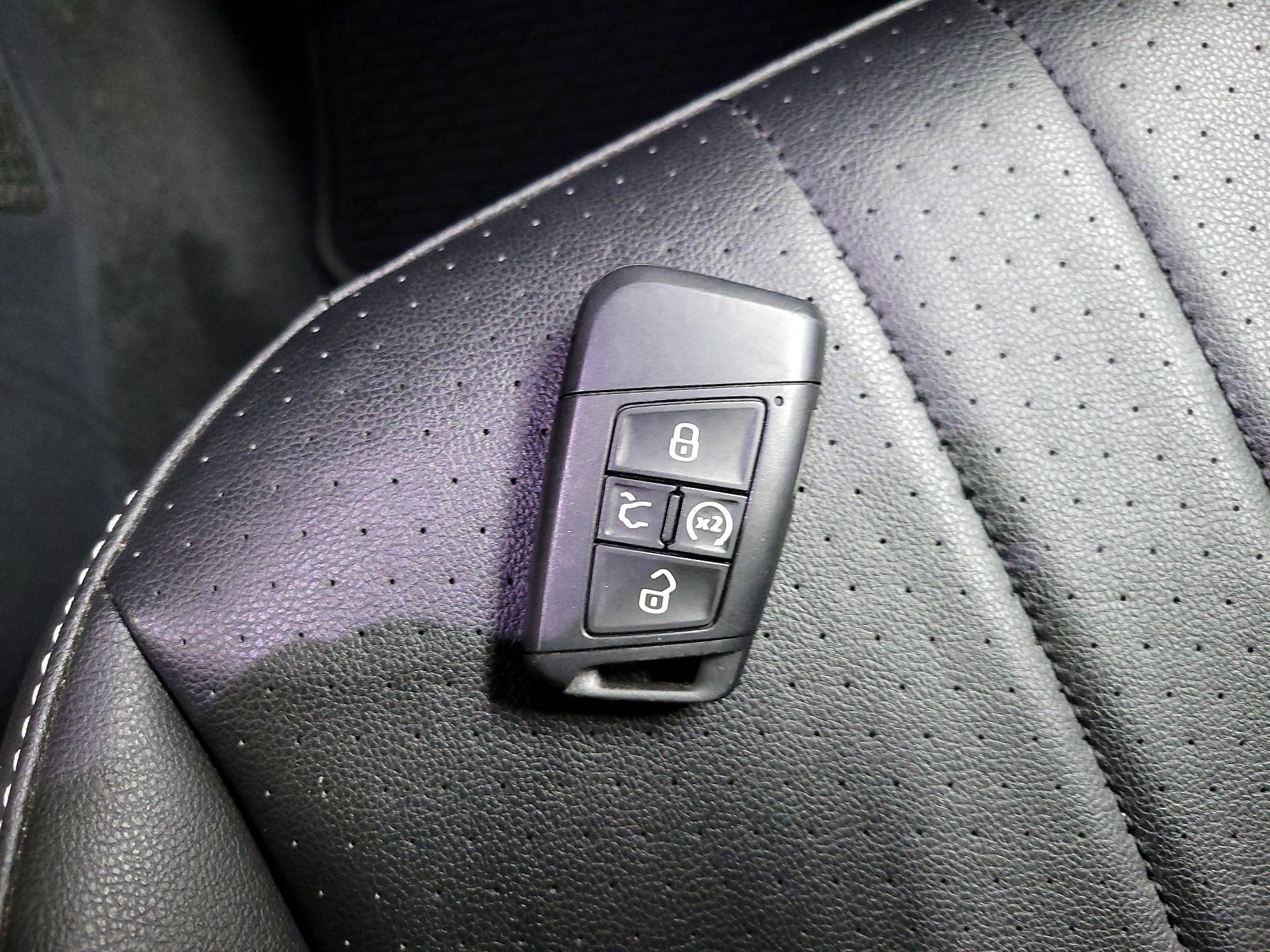 Thumbnail: 2023 Volkswagen Tiguan - 20