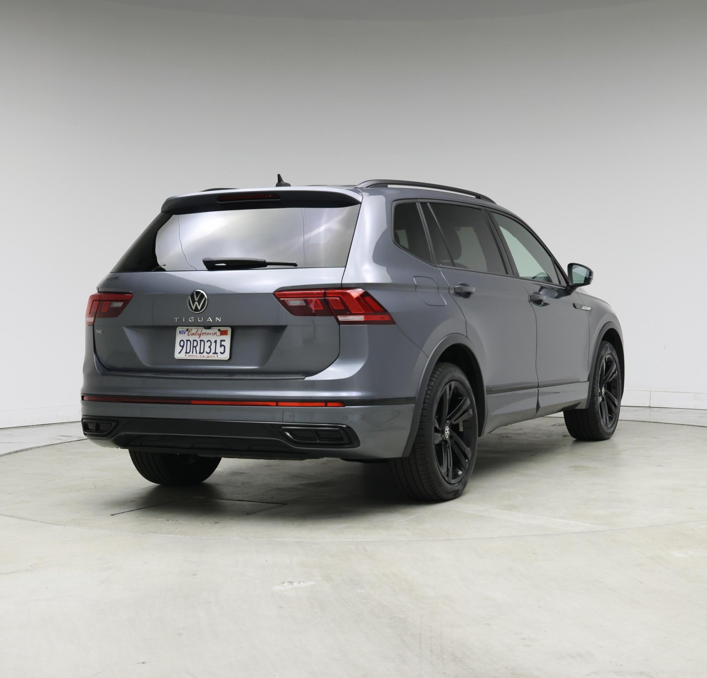 Thumbnail: 2023 Volkswagen Tiguan - 8