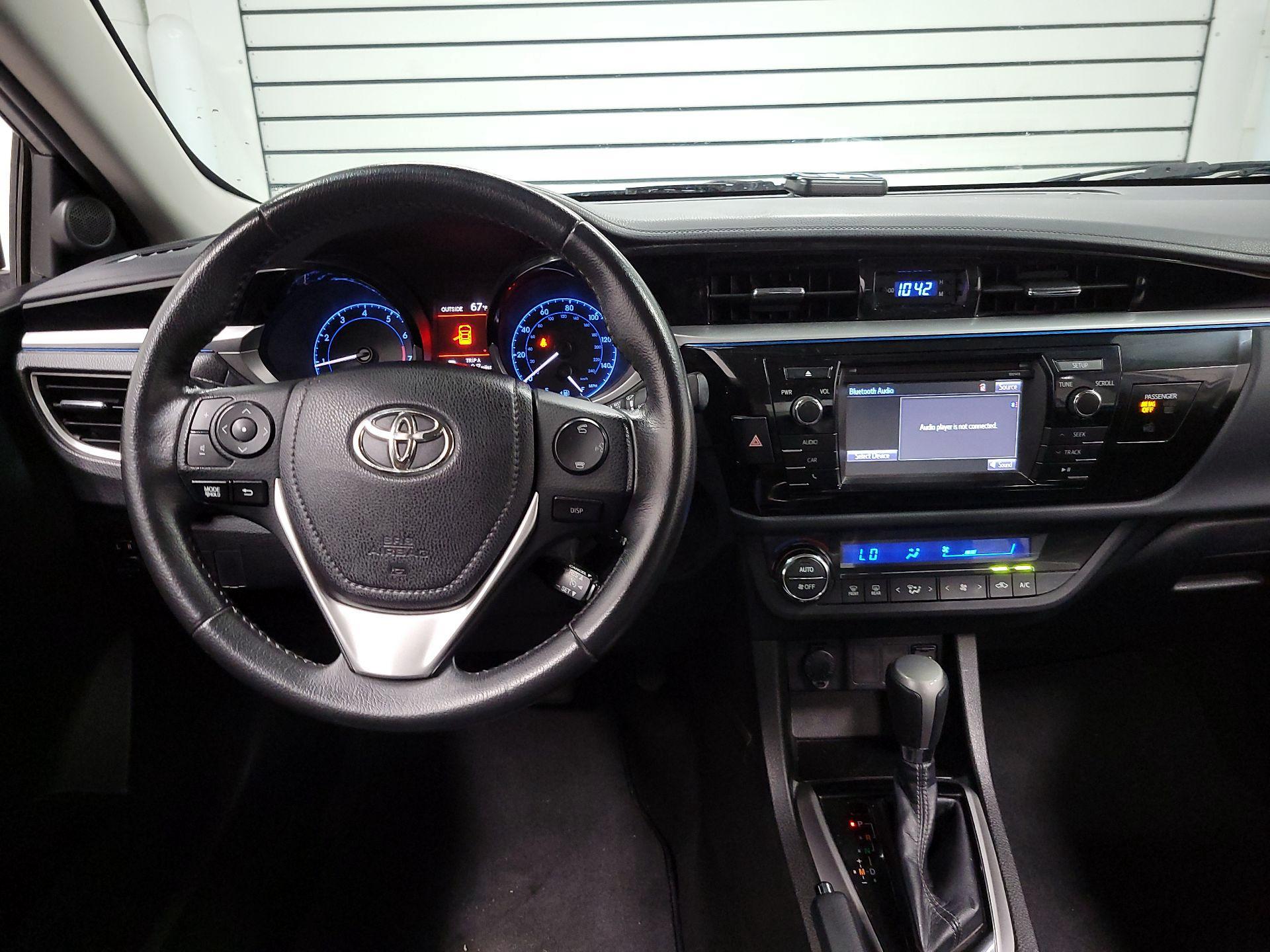 Thumbnail: 2015 Toyota Corolla - 9