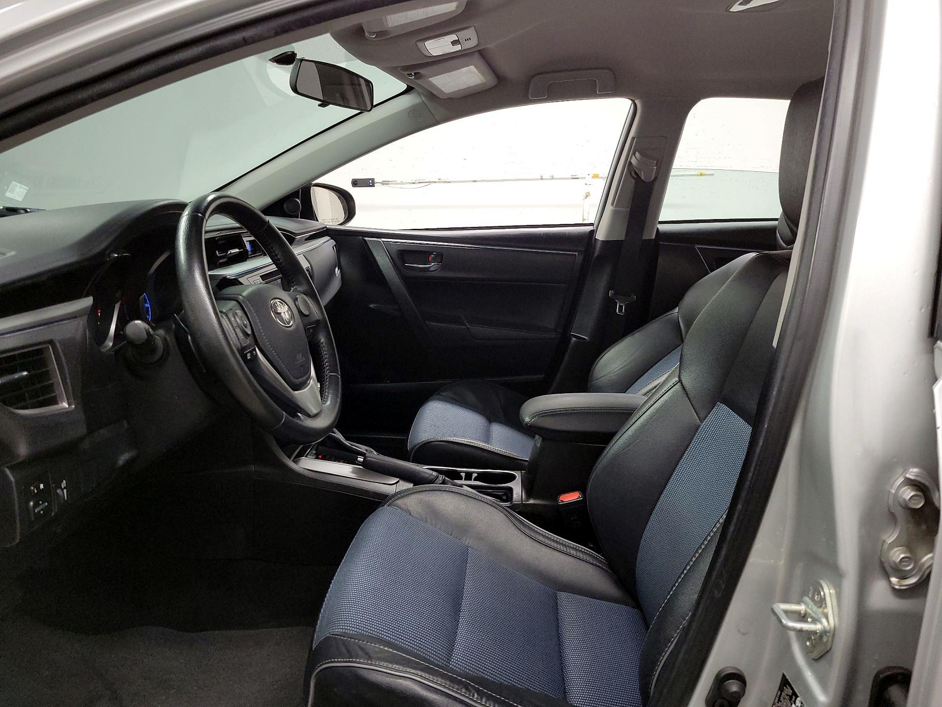 Thumbnail: 2015 Toyota Corolla - 11