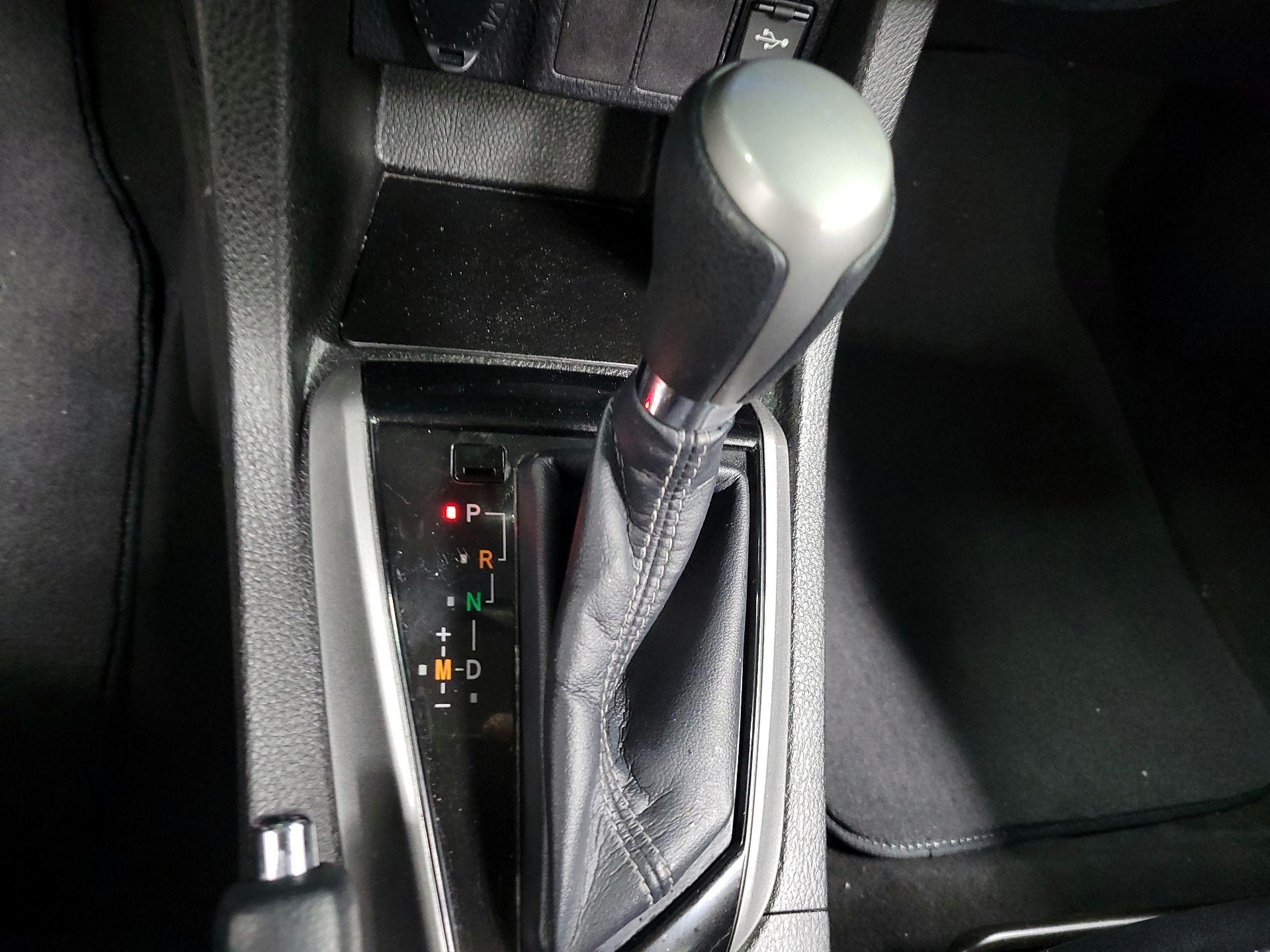 Thumbnail: 2015 Toyota Corolla - 16