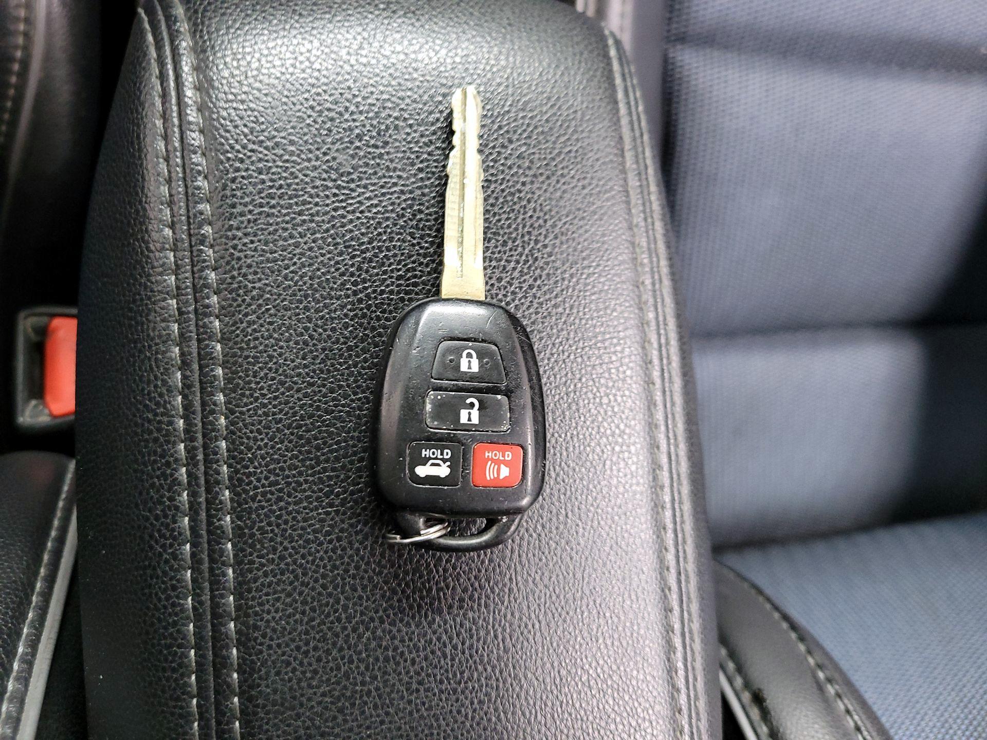 Thumbnail: 2015 Toyota Corolla - 20