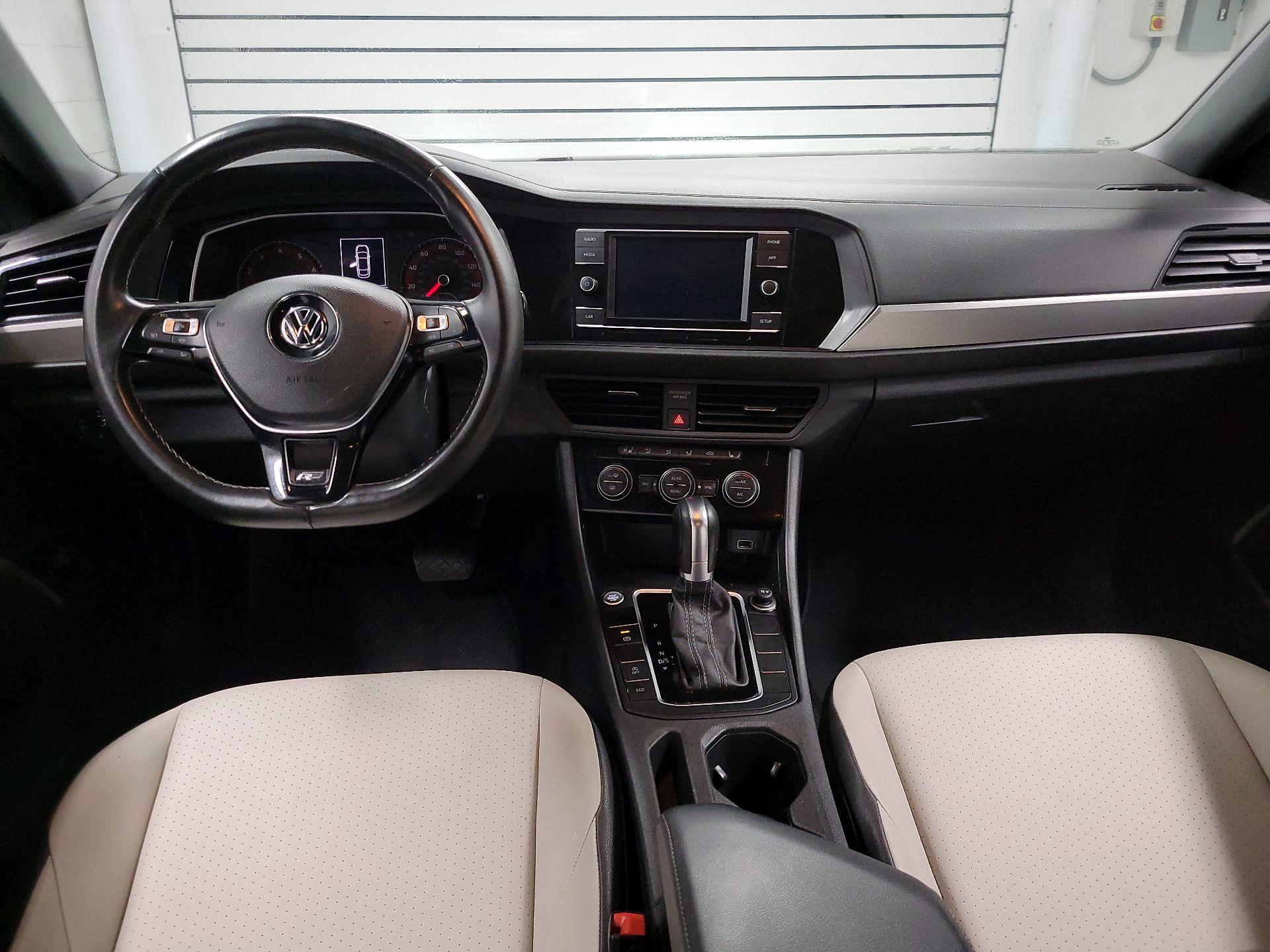 Thumbnail: 2019 Volkswagen Jetta - 9