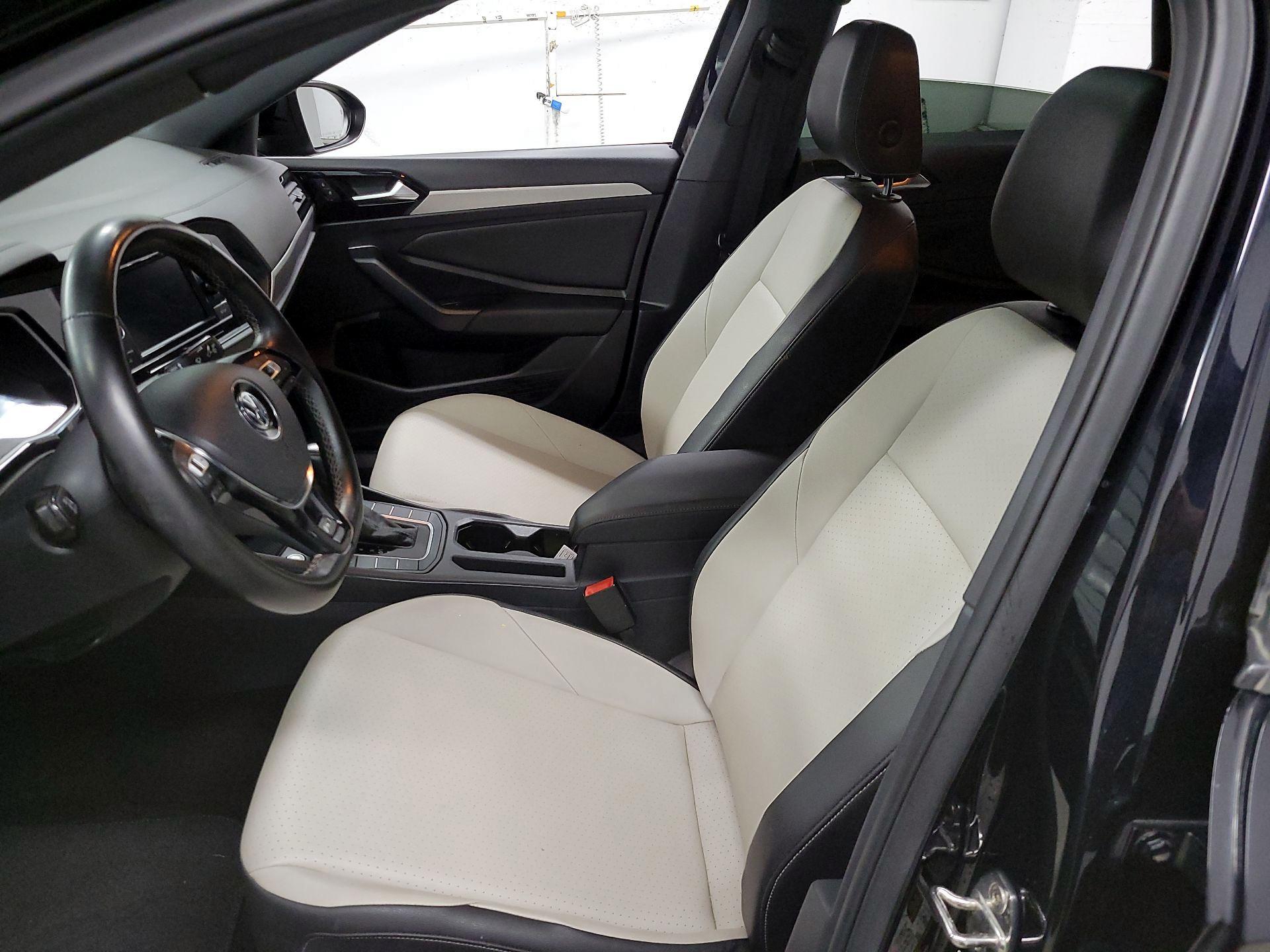 Thumbnail: 2019 Volkswagen Jetta - 11