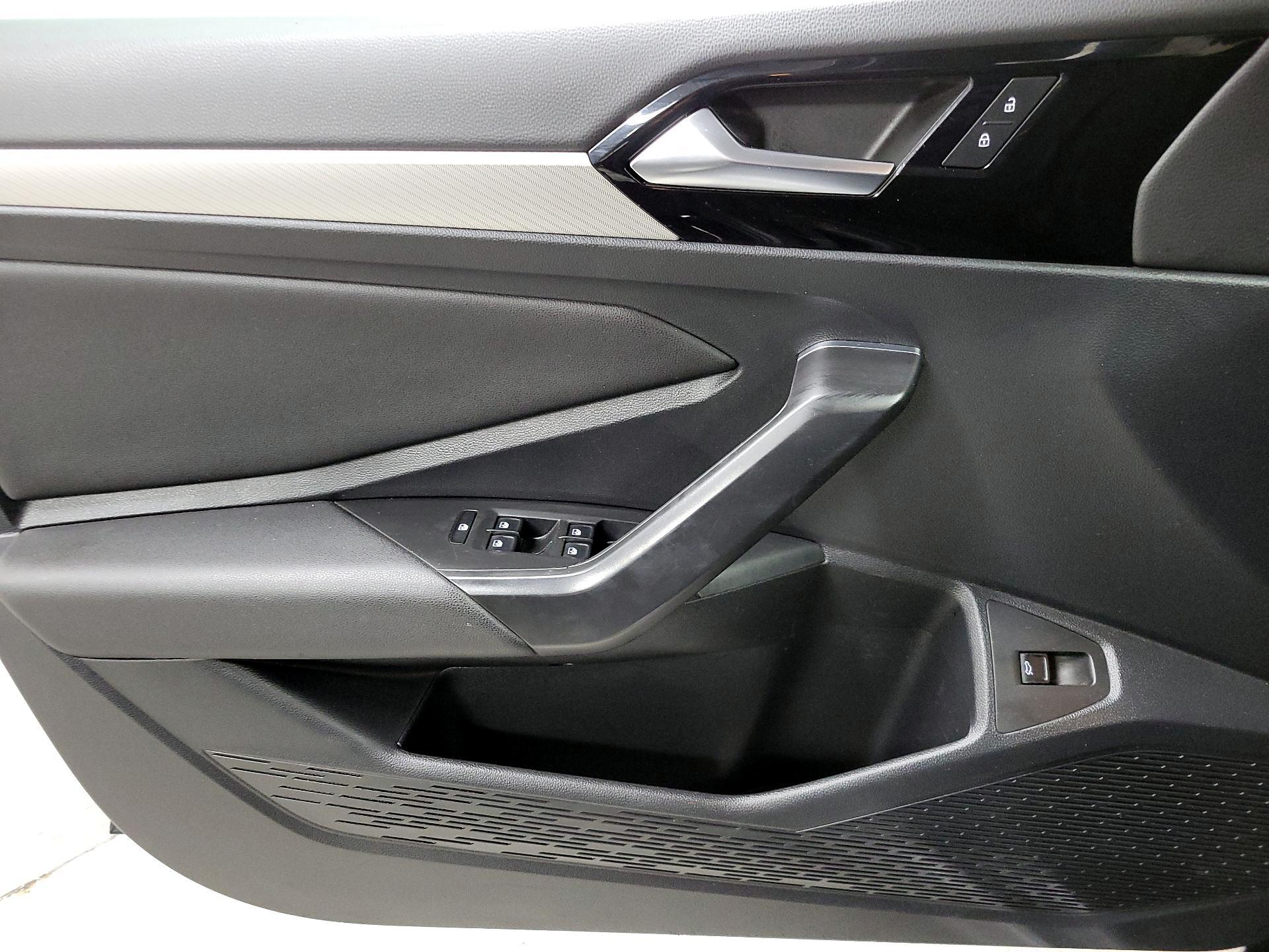 Thumbnail: 2019 Volkswagen Jetta - 12