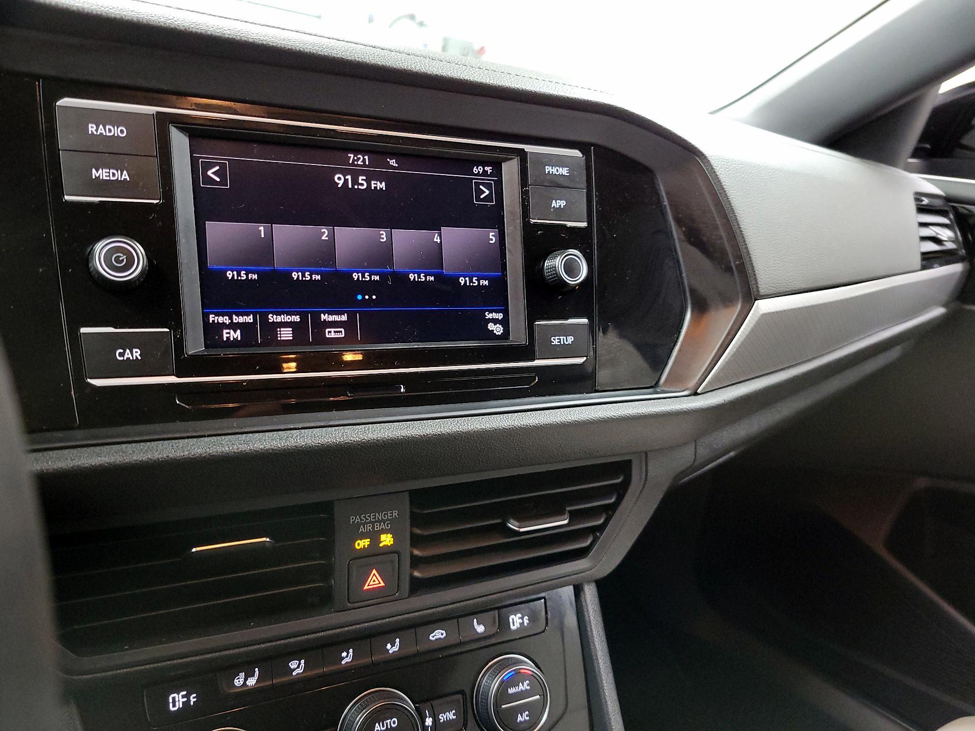 Thumbnail: 2019 Volkswagen Jetta - 15