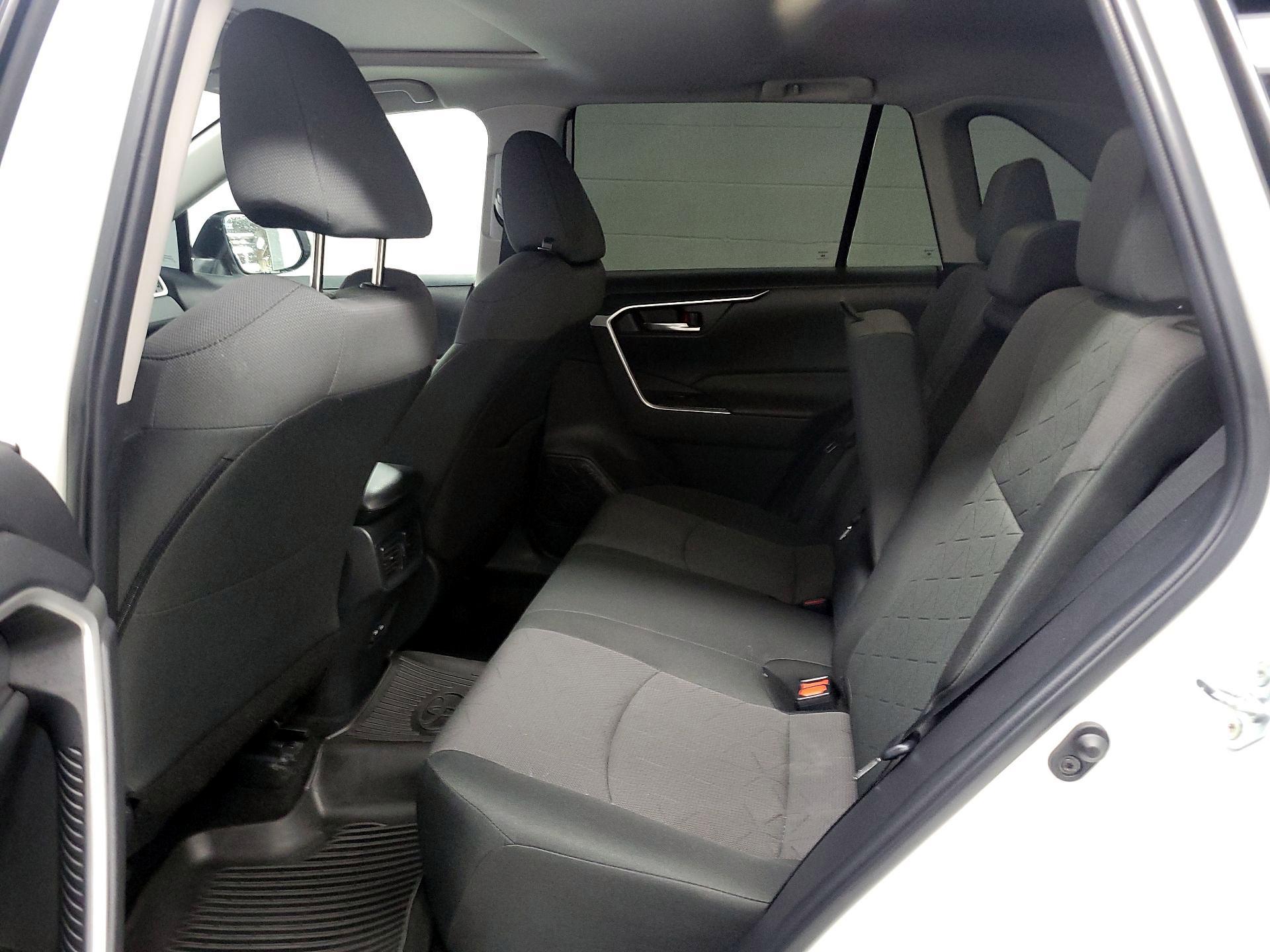 Thumbnail: 2023 Toyota RAV4 - 17