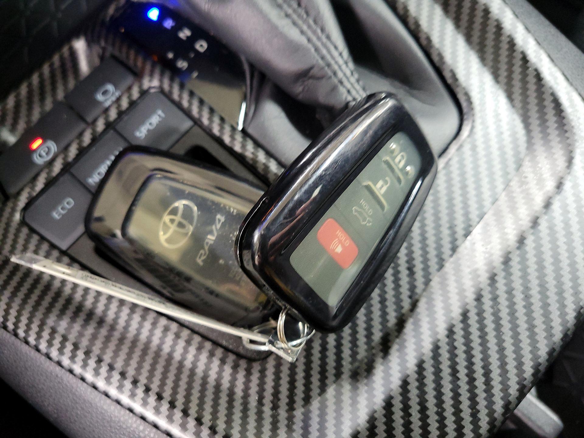 Thumbnail: 2023 Toyota RAV4 - 20