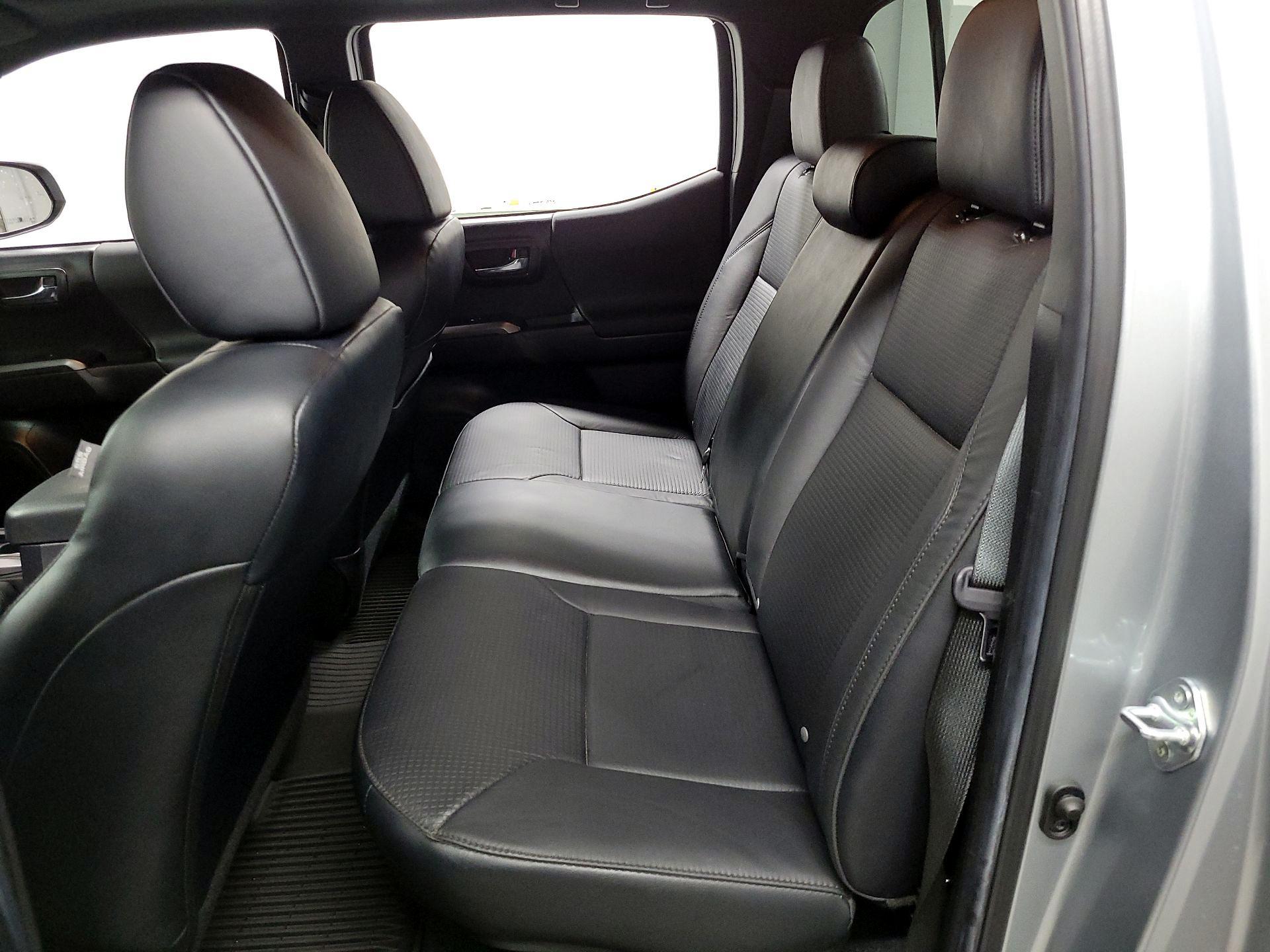 Thumbnail: 2022 Toyota Tacoma - 18