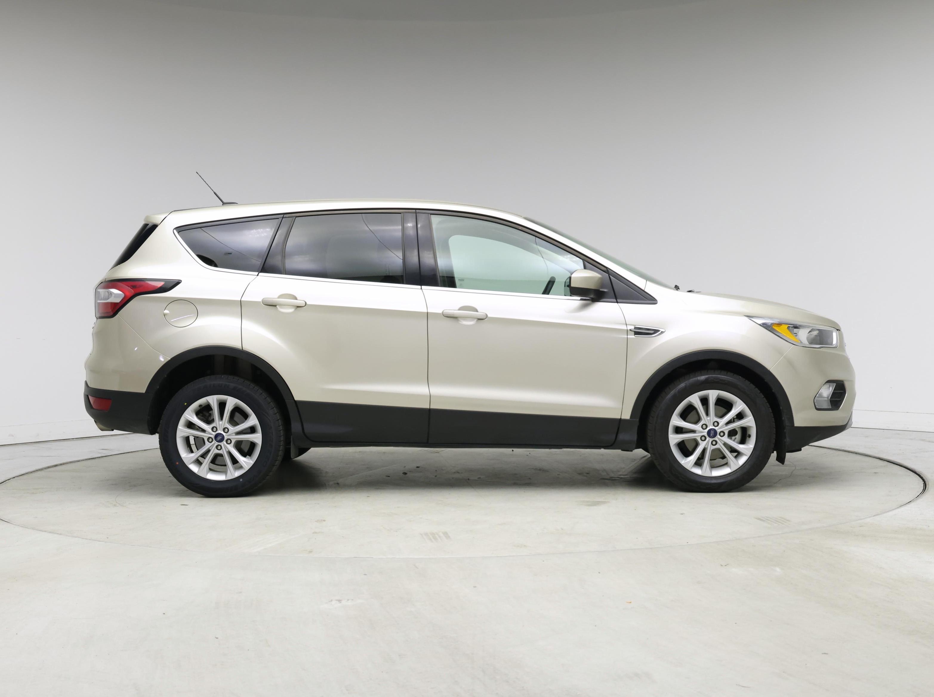 Thumbnail: 2017 Ford Escape - 7