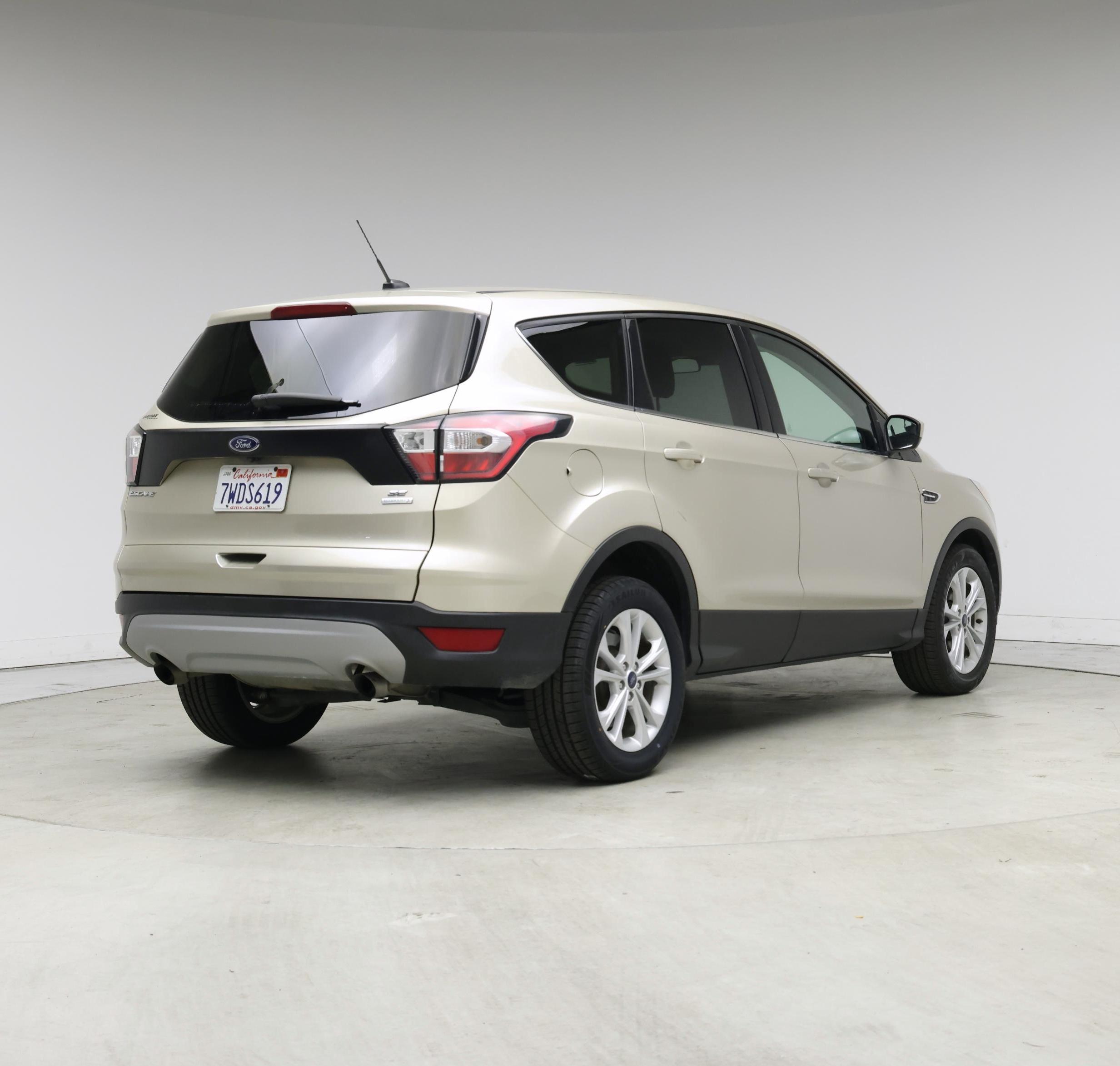 Thumbnail: 2017 Ford Escape - 8