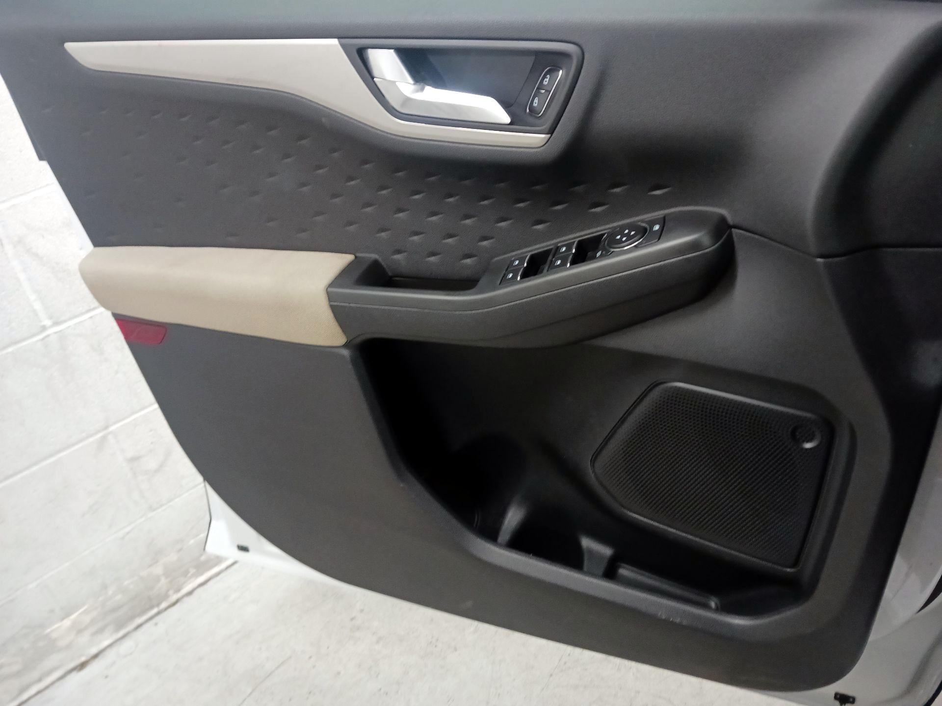 Thumbnail: 2020 Ford Escape - 10