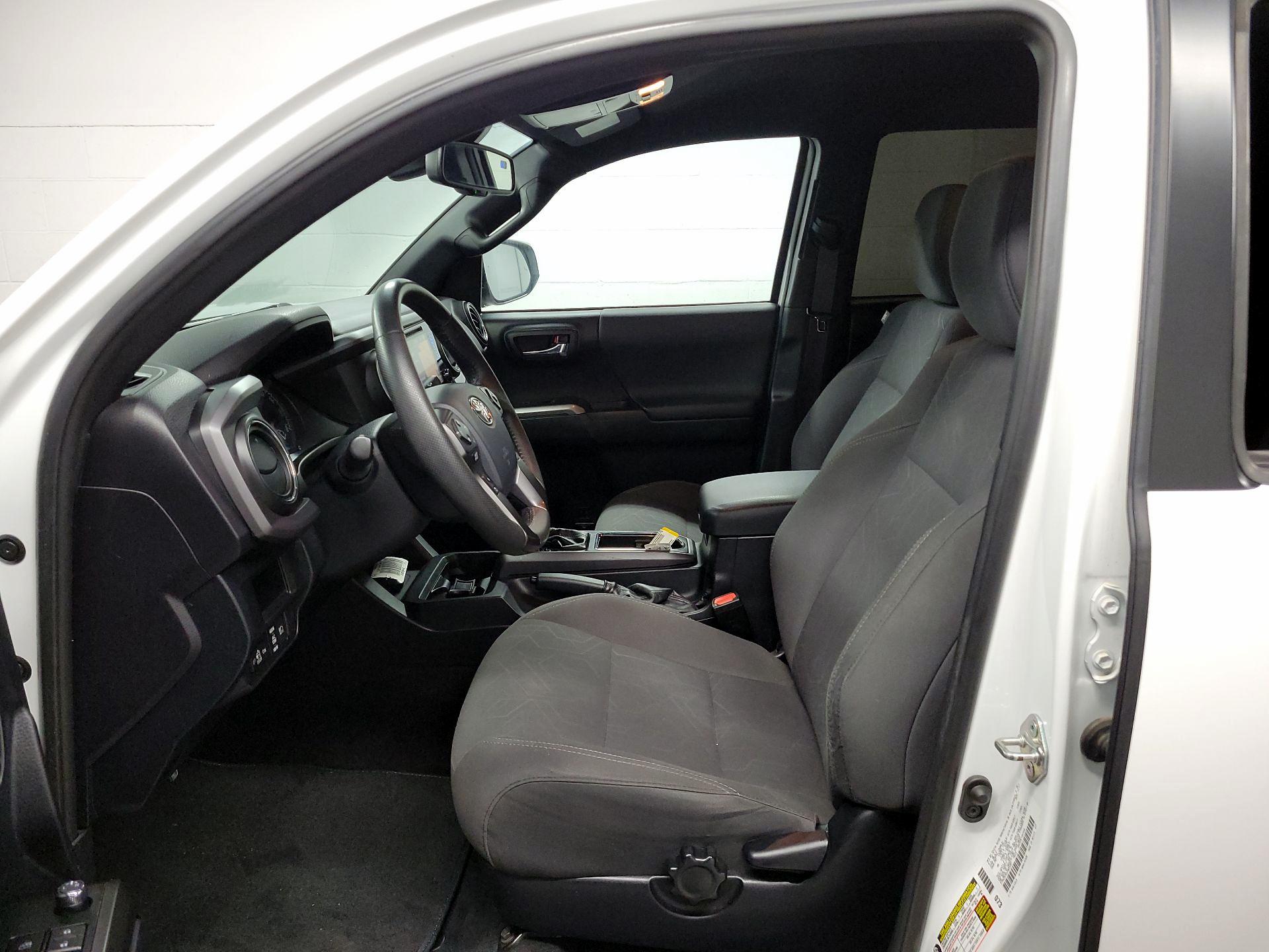 Thumbnail: 2018 Toyota Tacoma - 11