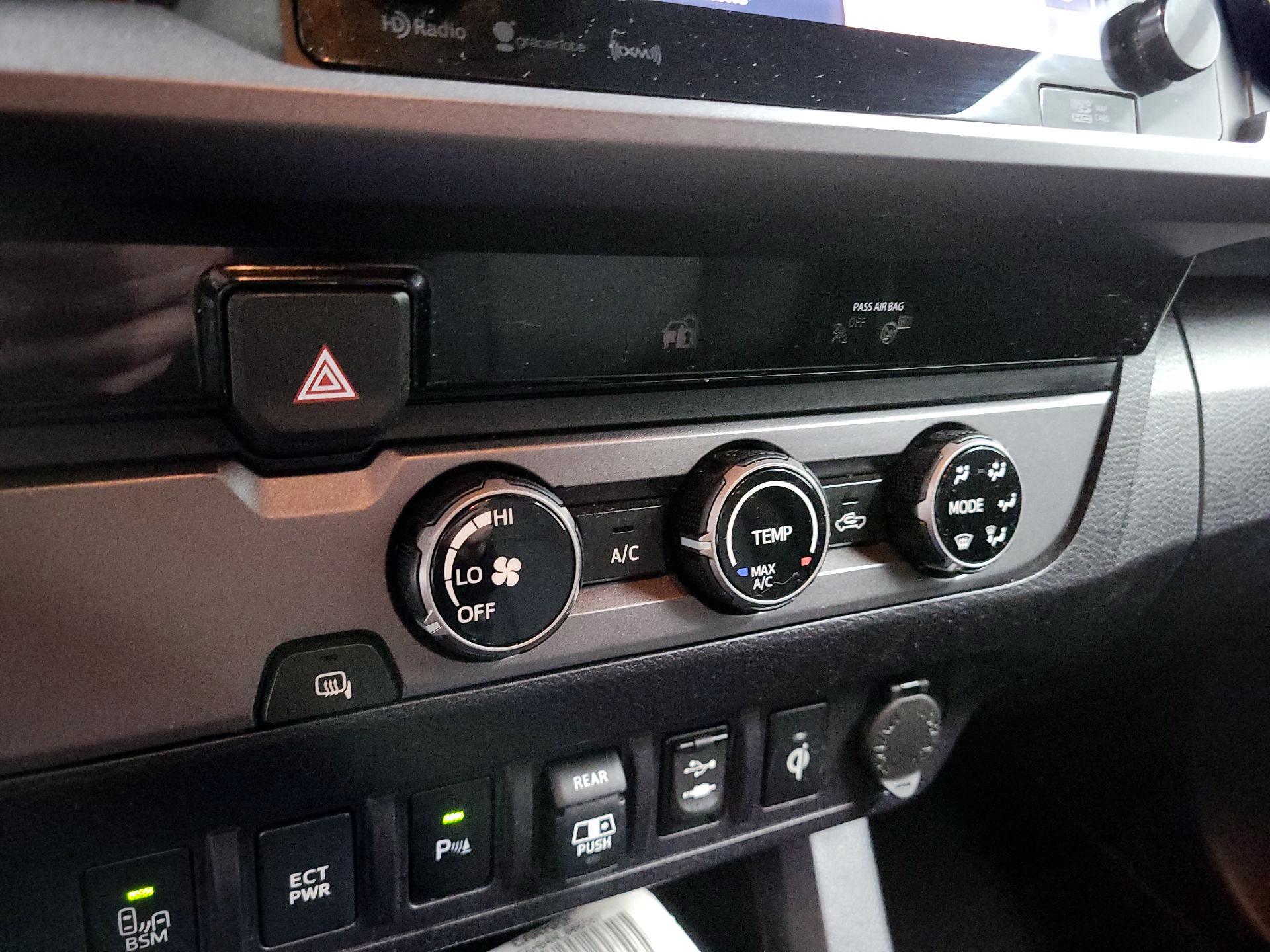 Thumbnail: 2018 Toyota Tacoma - 14