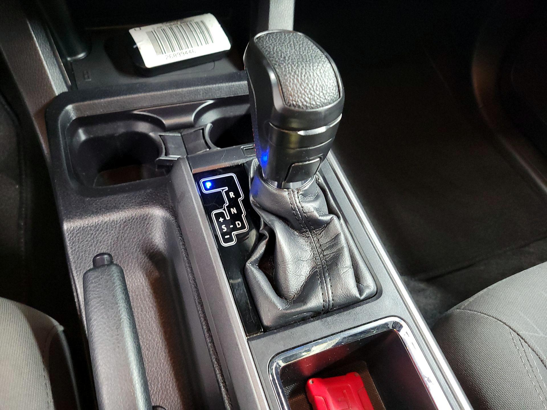 Thumbnail: 2018 Toyota Tacoma - 15