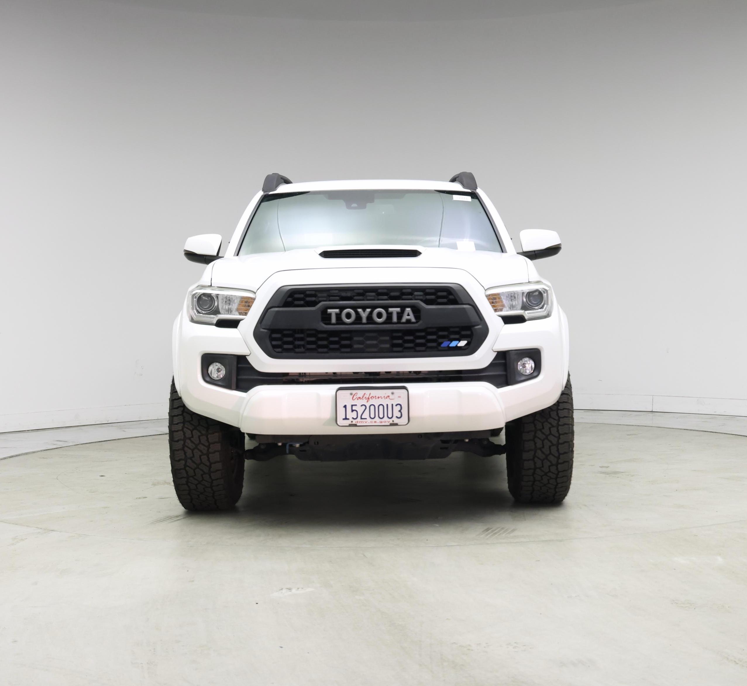 Thumbnail: 2018 Toyota Tacoma - 5