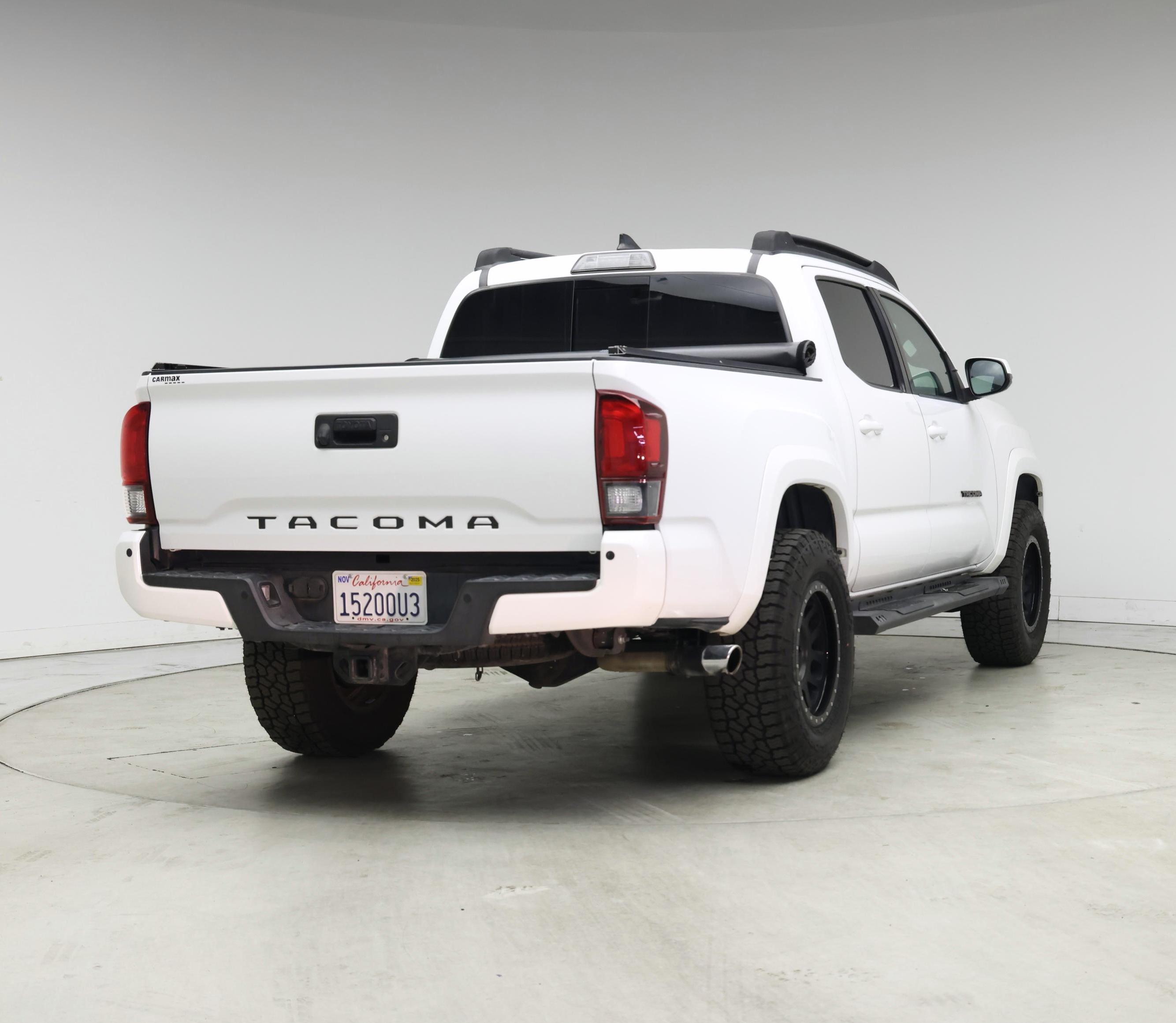 Thumbnail: 2018 Toyota Tacoma - 8