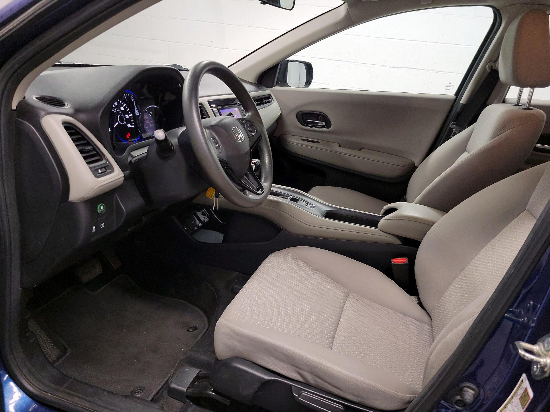 Thumbnail: 2016 Honda HR-V - 11