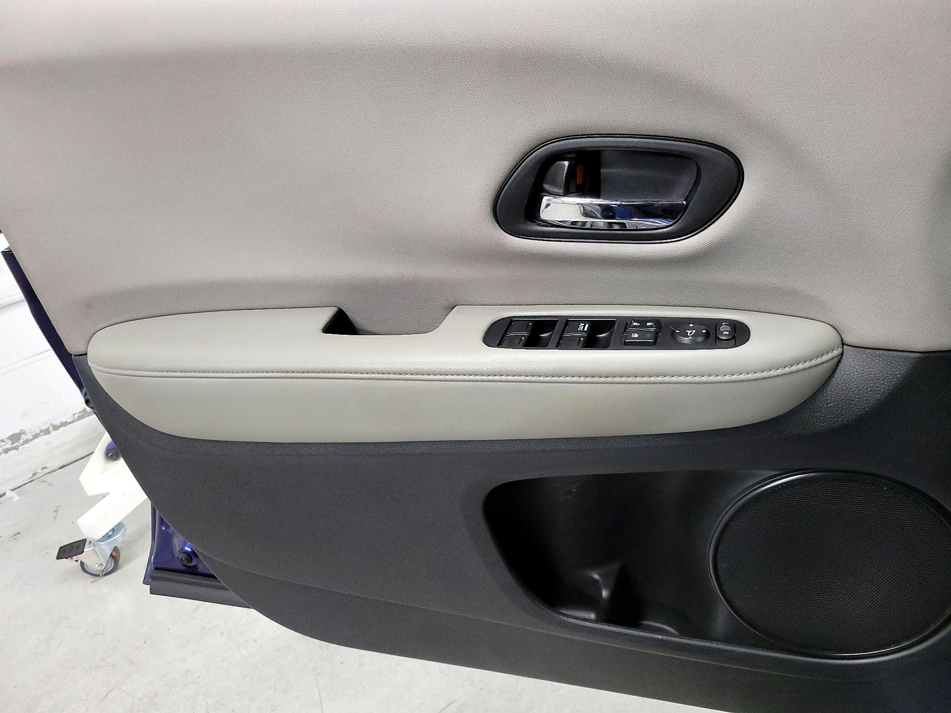 Thumbnail: 2016 Honda HR-V - 12