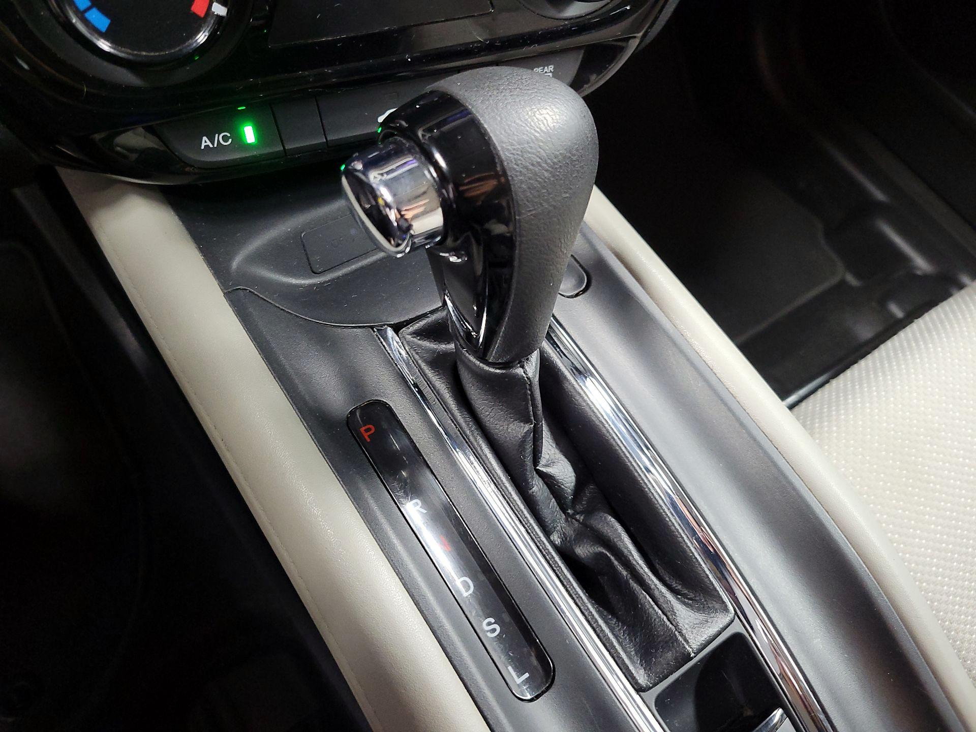 Thumbnail: 2016 Honda HR-V - 16