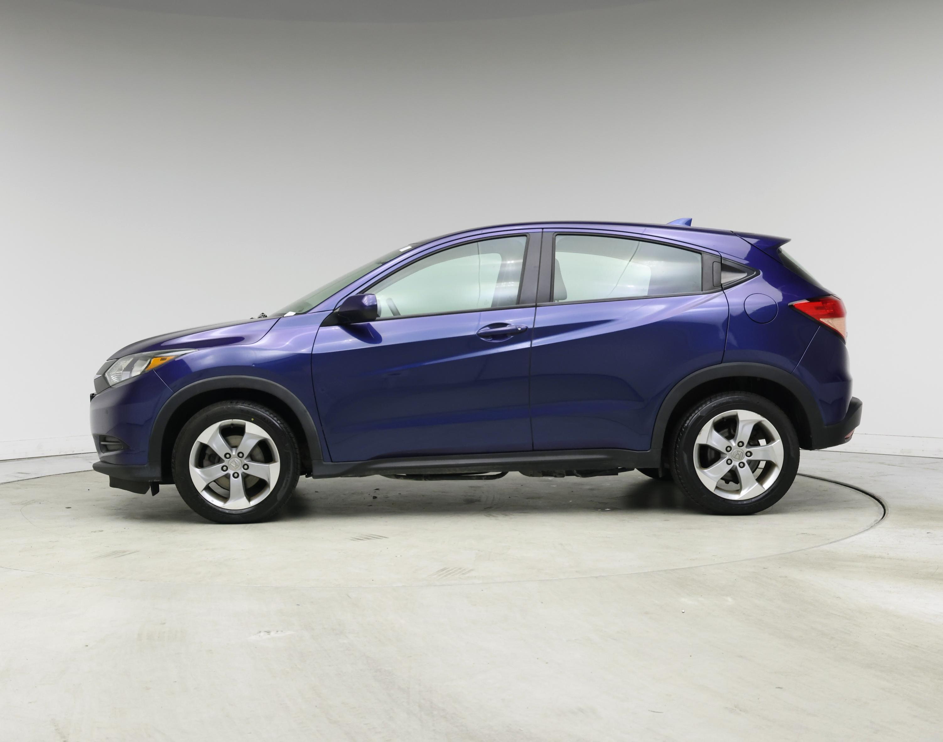 Thumbnail: 2016 Honda HR-V - 3