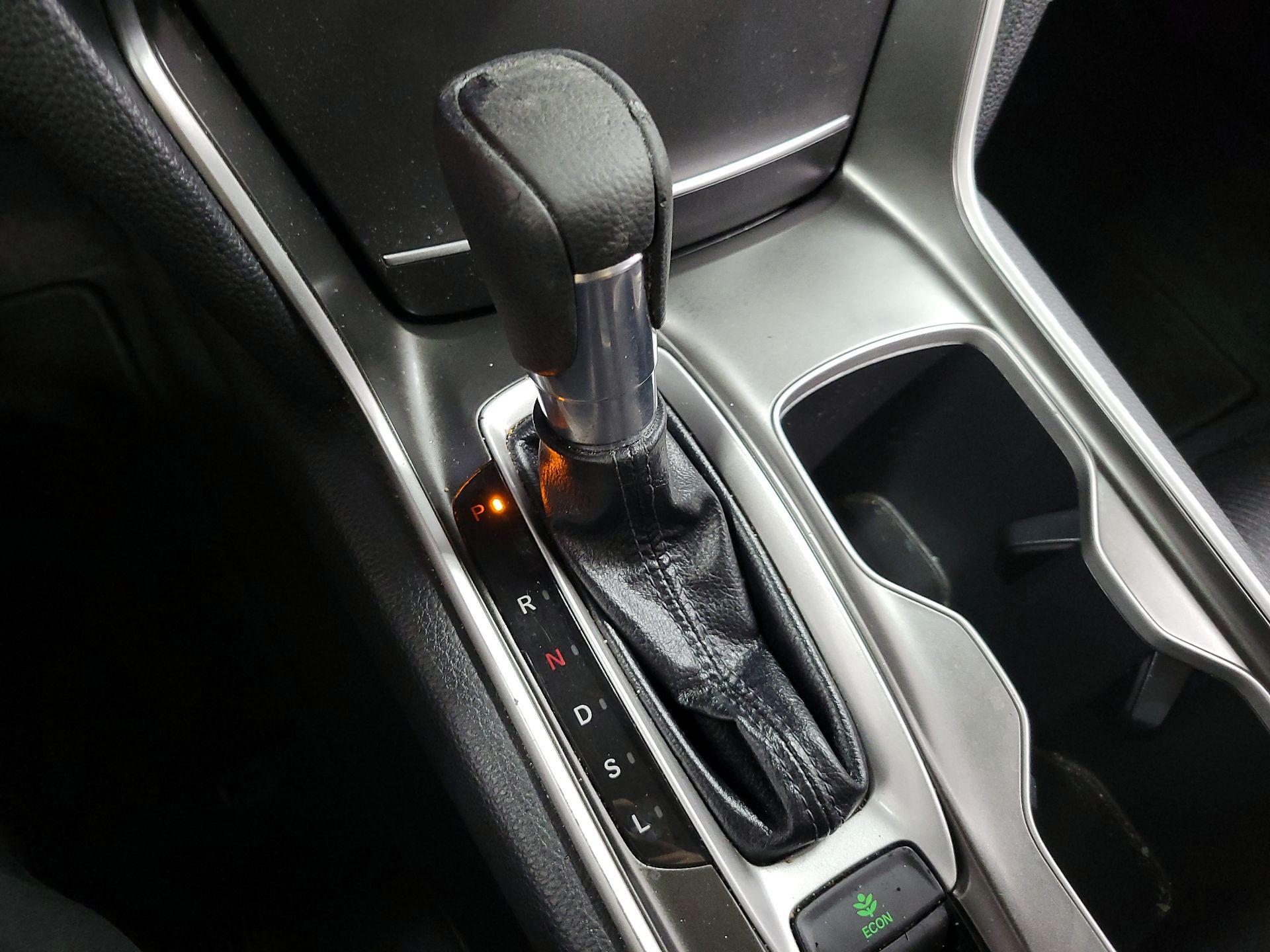 Thumbnail: 2018 Honda Accord - 16