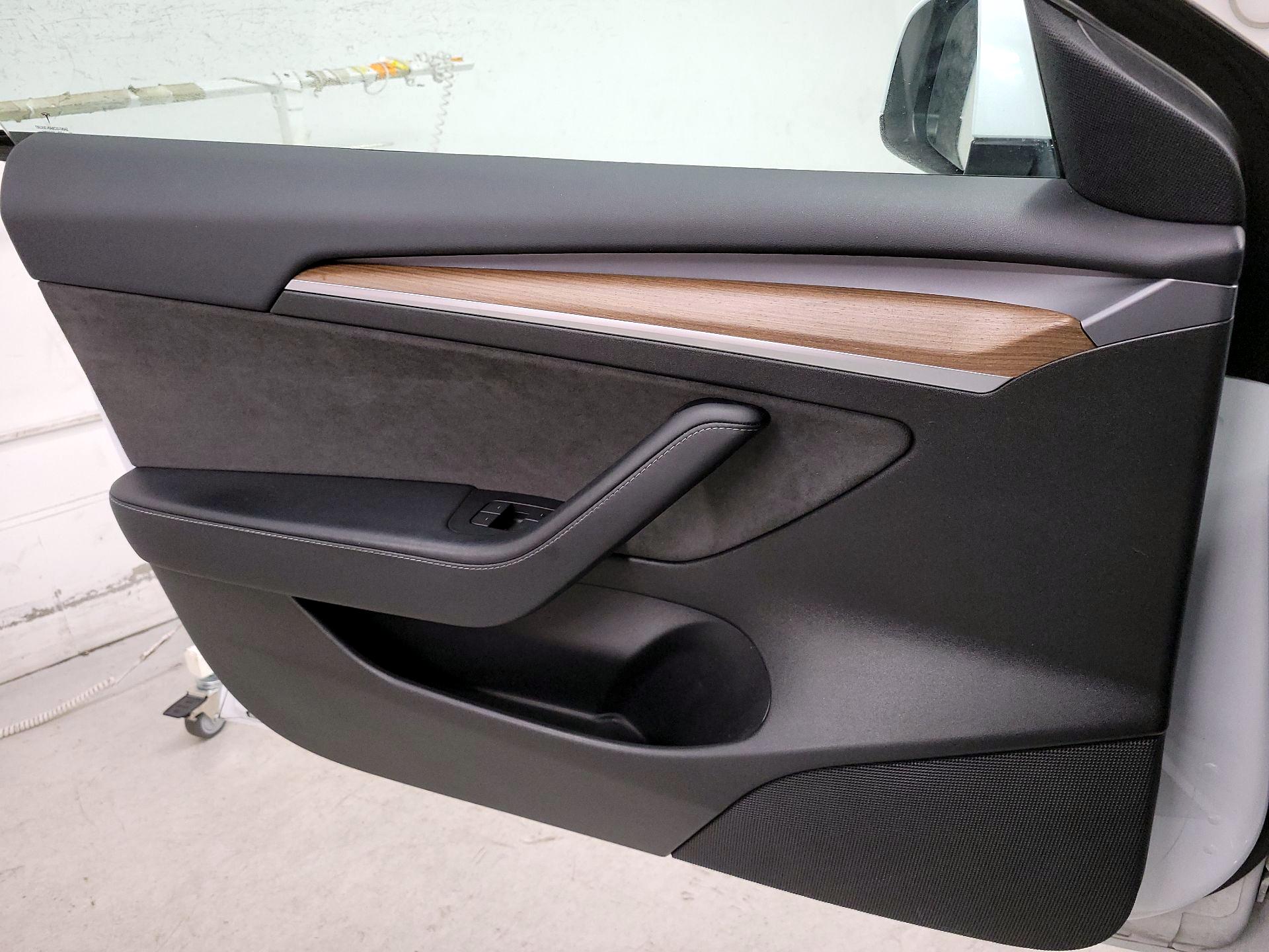 Thumbnail: 2022 Tesla Model 3 - 12