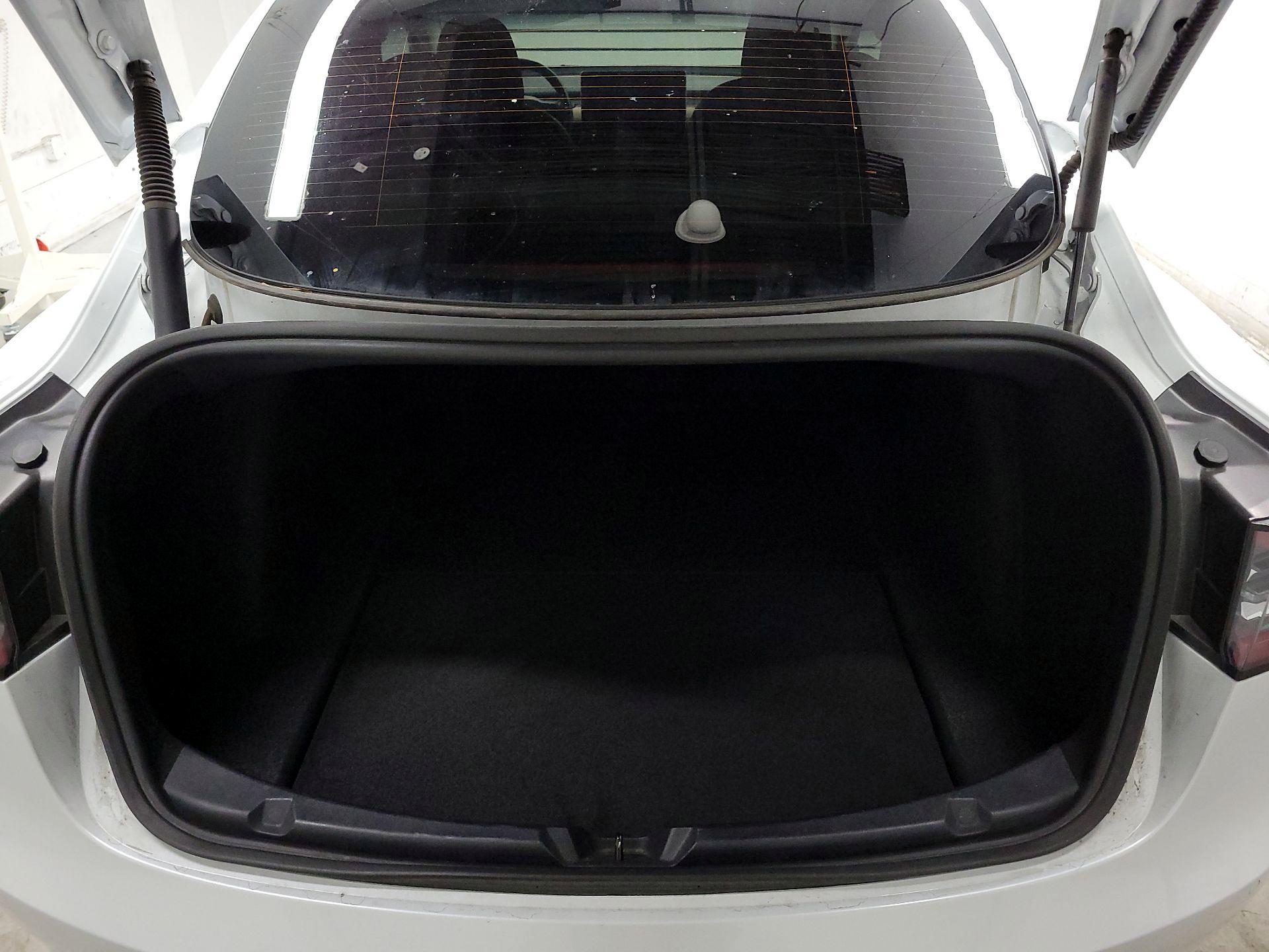 Thumbnail: 2022 Tesla Model 3 - 19