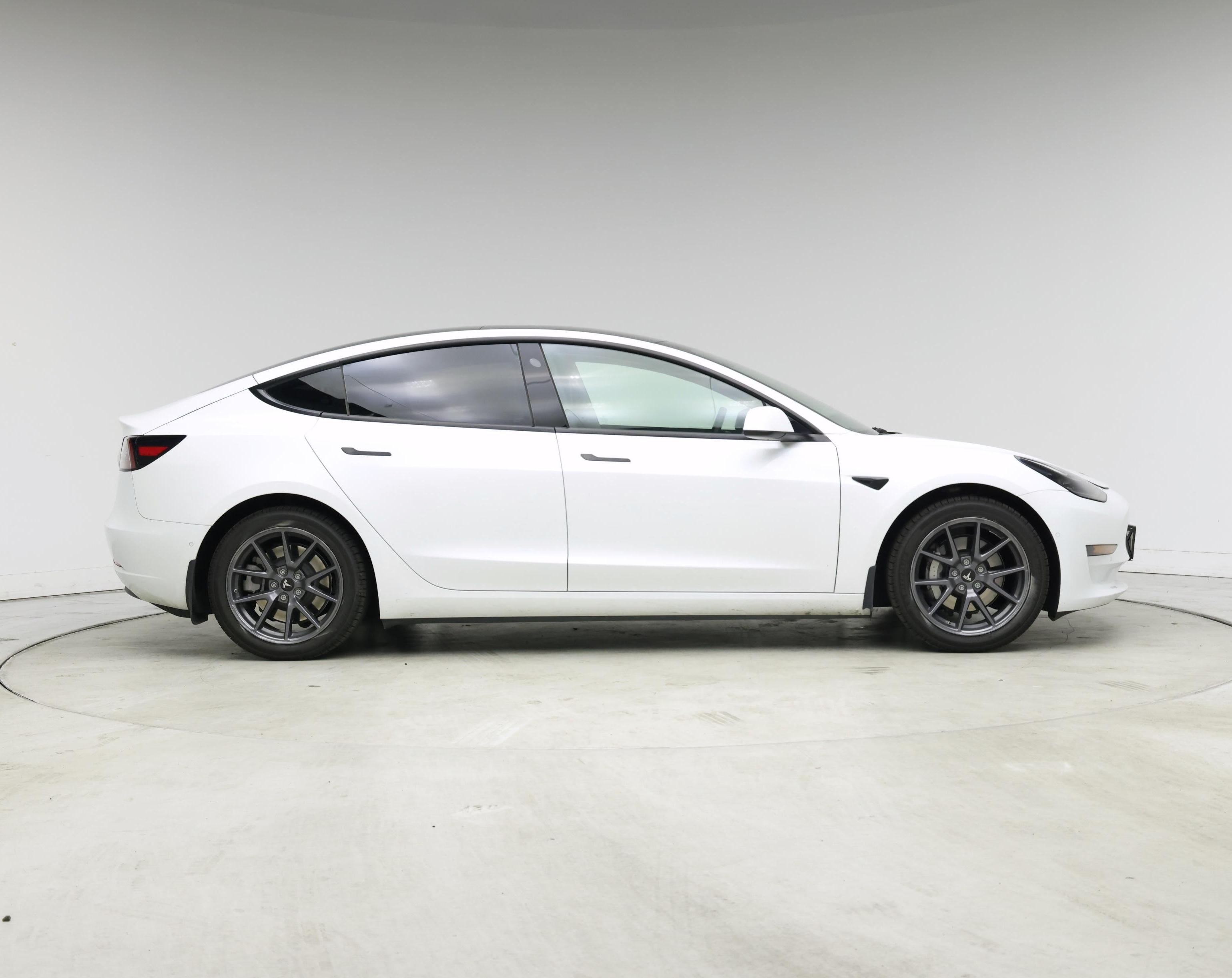 Thumbnail: 2022 Tesla Model 3 - 7