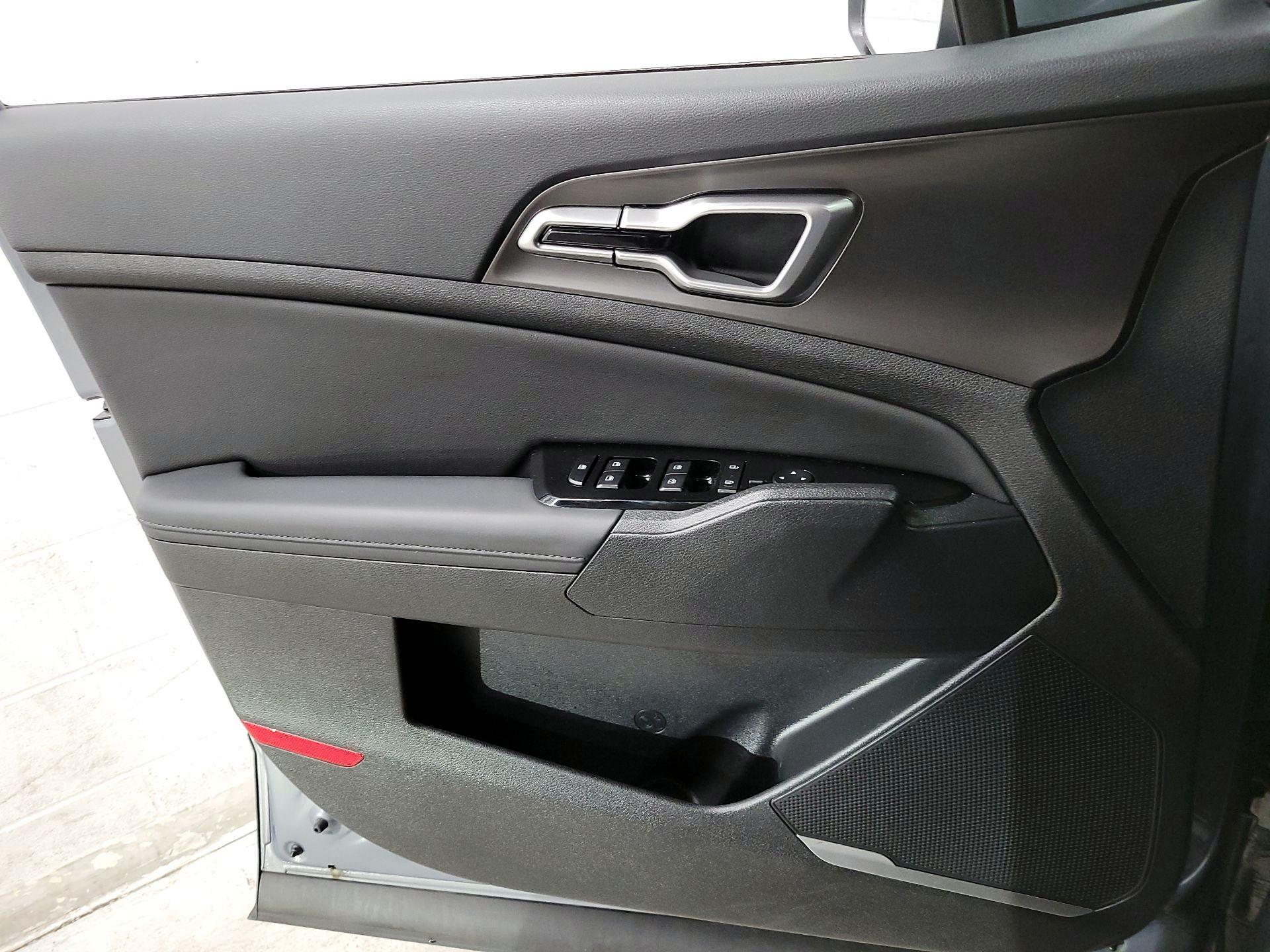 Thumbnail: 2025 Kia Sportage - 12