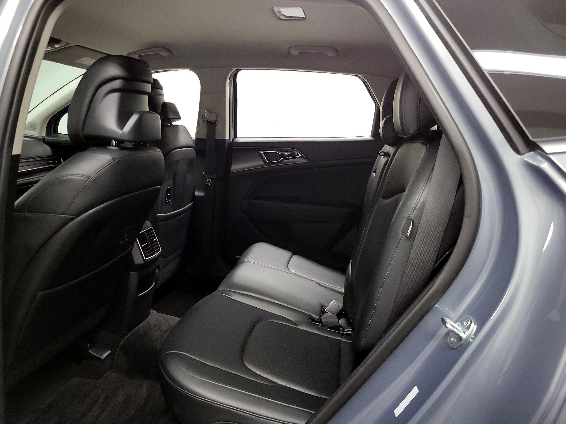 Thumbnail: 2025 Kia Sportage - 17