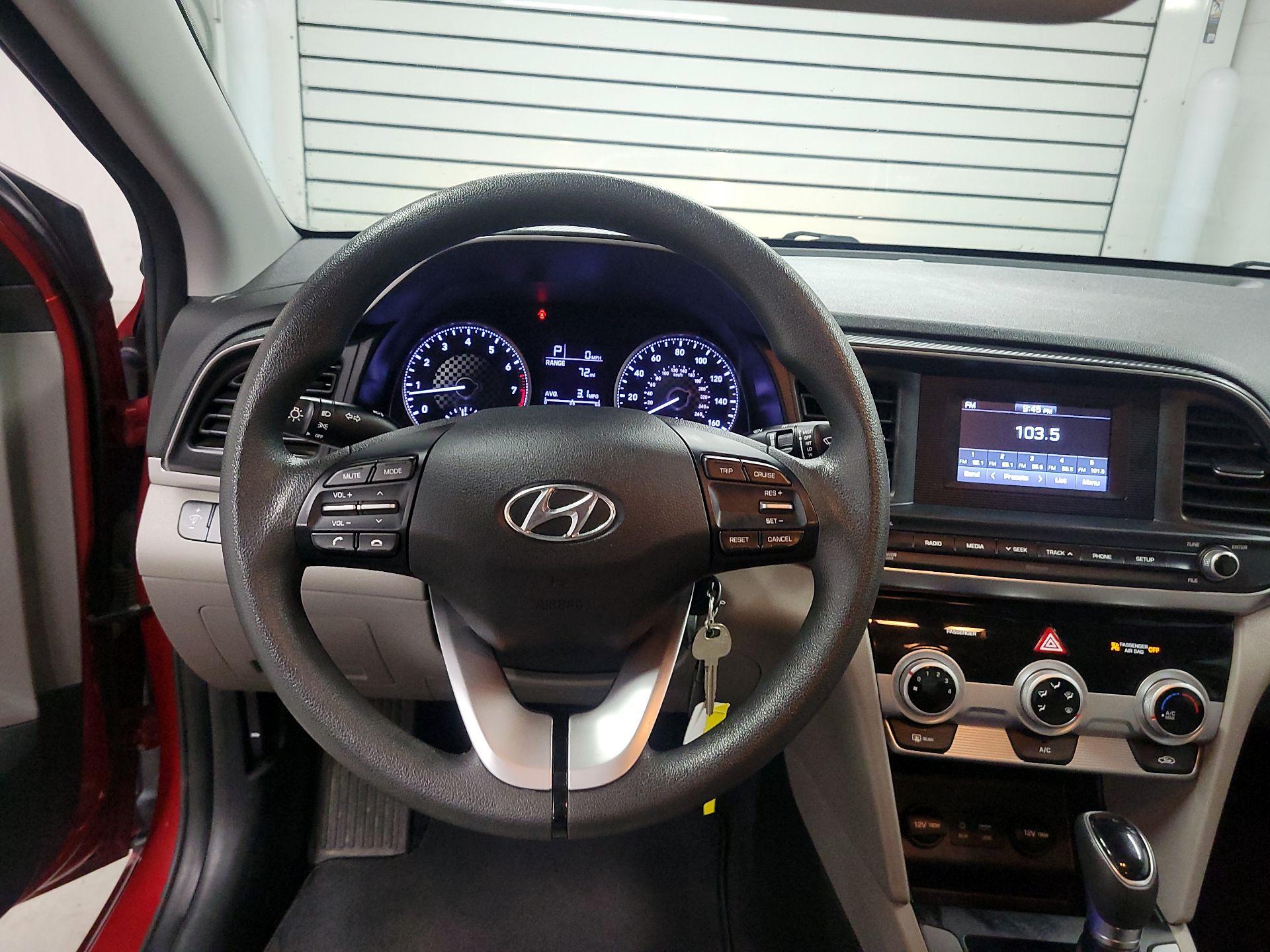 Thumbnail: 2019 Hyundai Elantra - 10