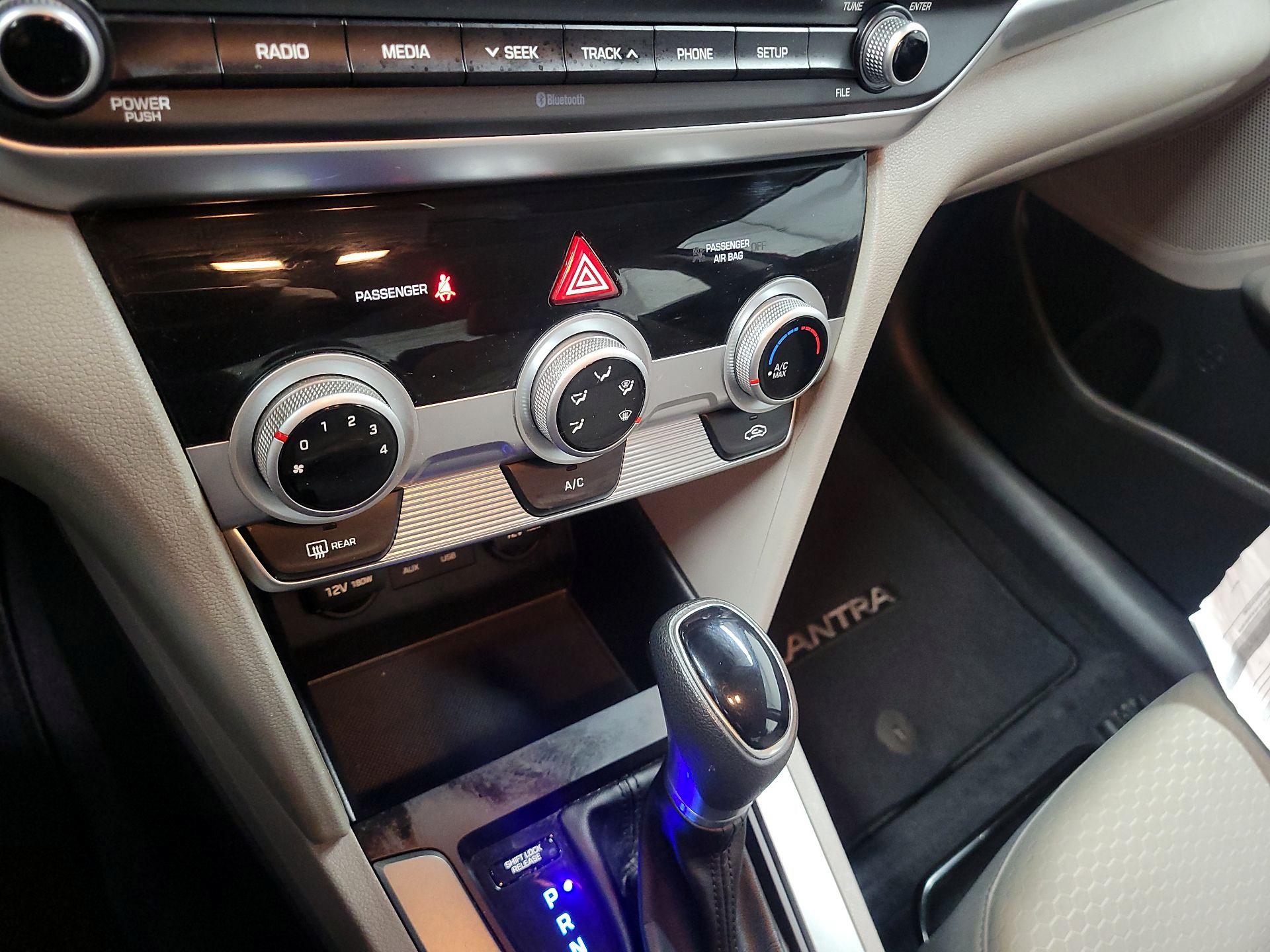 Thumbnail: 2019 Hyundai Elantra - 14