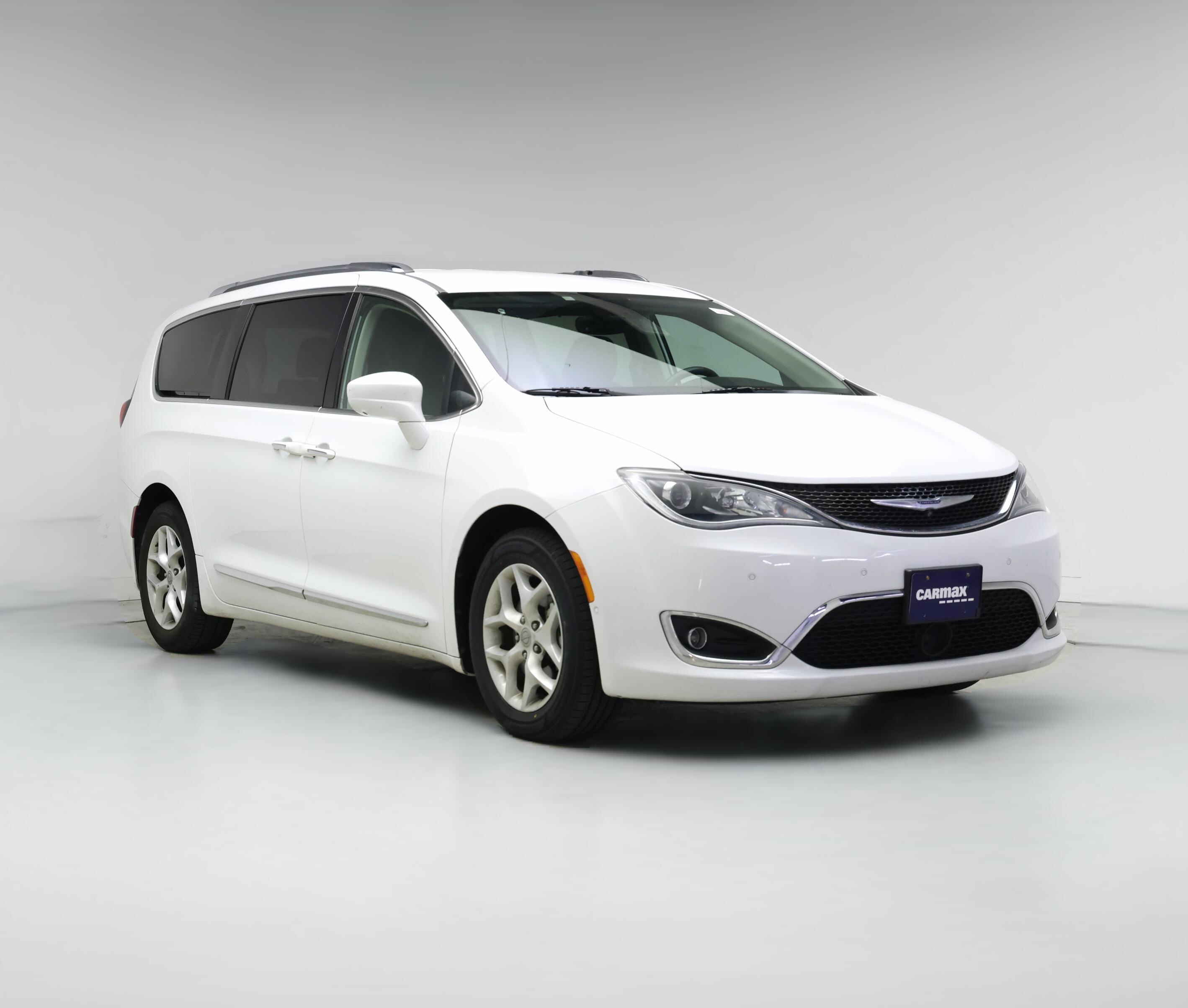 Thumbnail: 2017 Chrysler Pacifica - 1