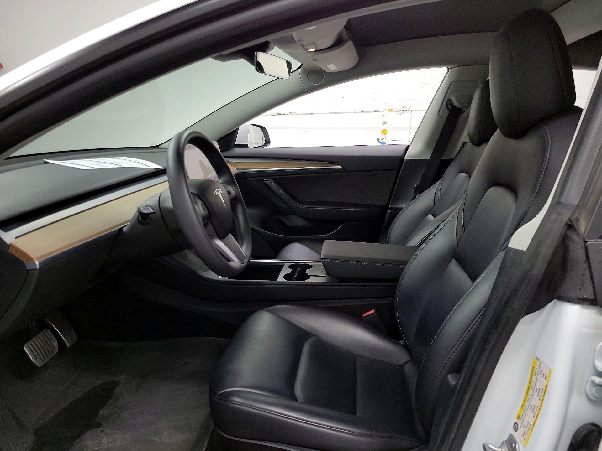 Thumbnail: 2022 Tesla Model 3 - 11