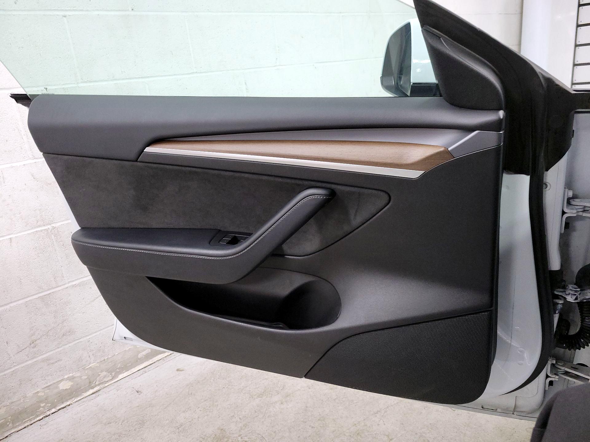 Thumbnail: 2022 Tesla Model 3 - 12