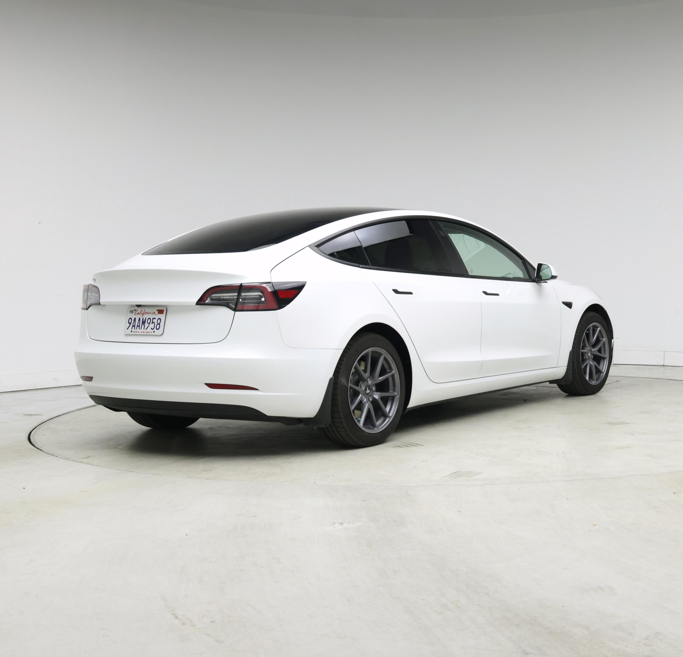 Thumbnail: 2022 Tesla Model 3 - 8