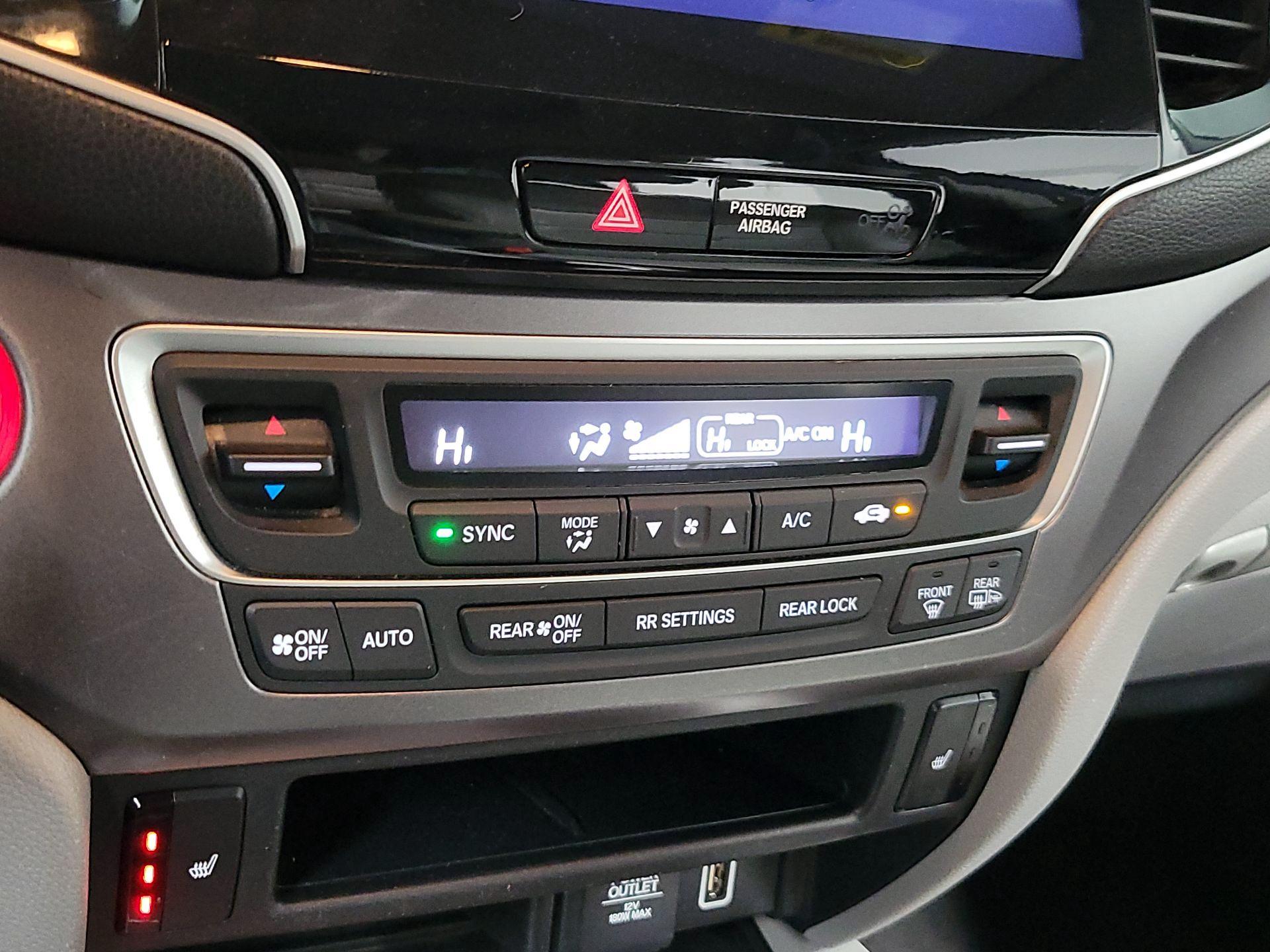 Thumbnail: 2019 Honda Pilot - 15